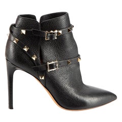 Black Rockstud Heeled Ankle Boots Size IT 37