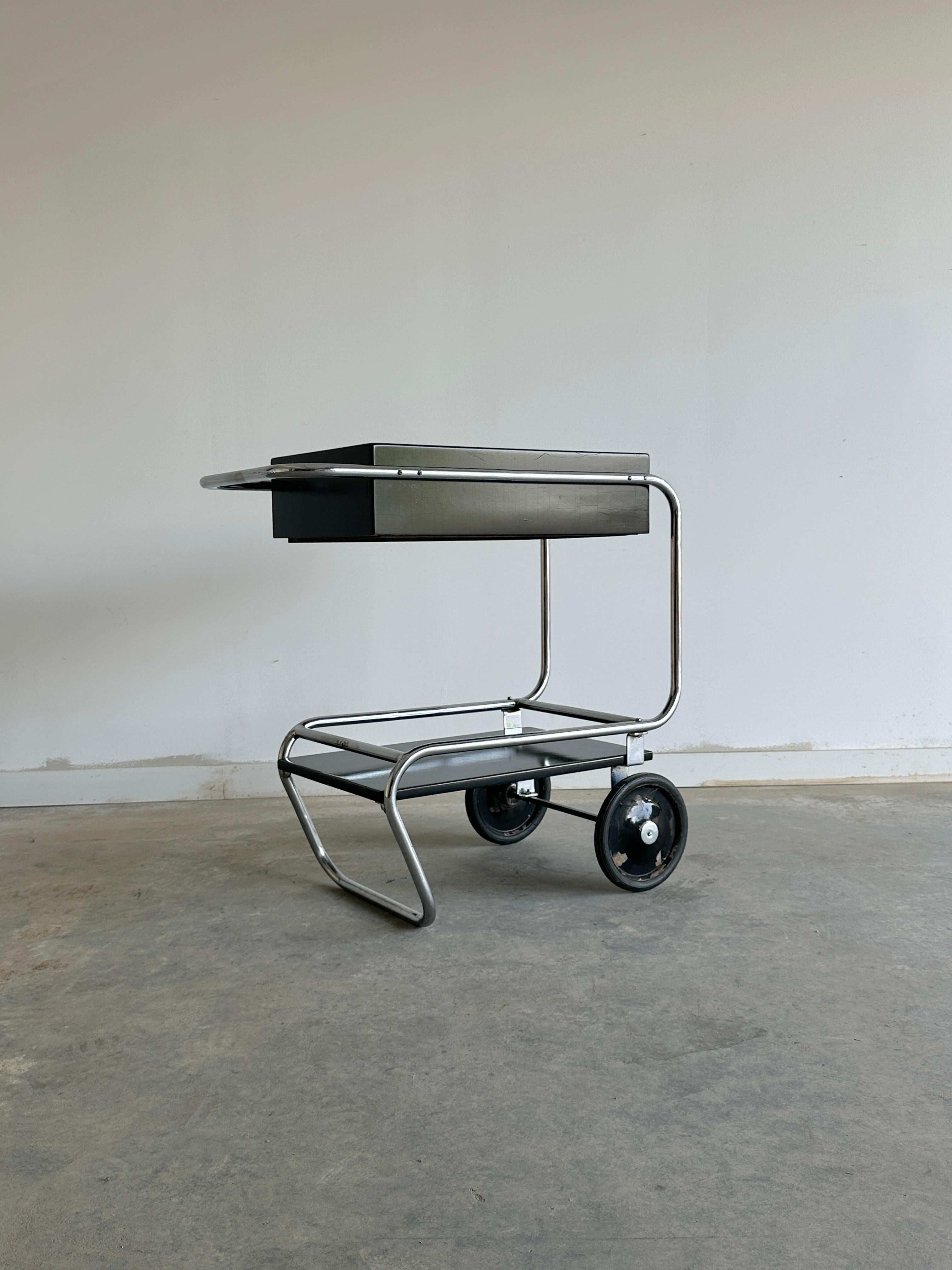 Chariot de bar roulant noir en chrome et bois par Gilbert Rohde pour Troy Sunshade en vente 8