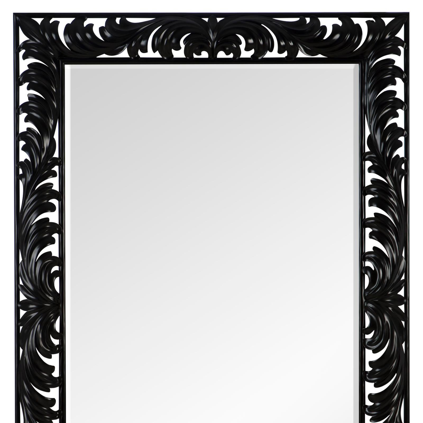 Mirror black Roman with frame in solid hand carved
wood with finish in black satin. With bevelled mirror
glass.
Also available in antique silver or antique gold paint
or in natural tobacco wood finish.
Available in:
L 159 x D 07 x H 231,