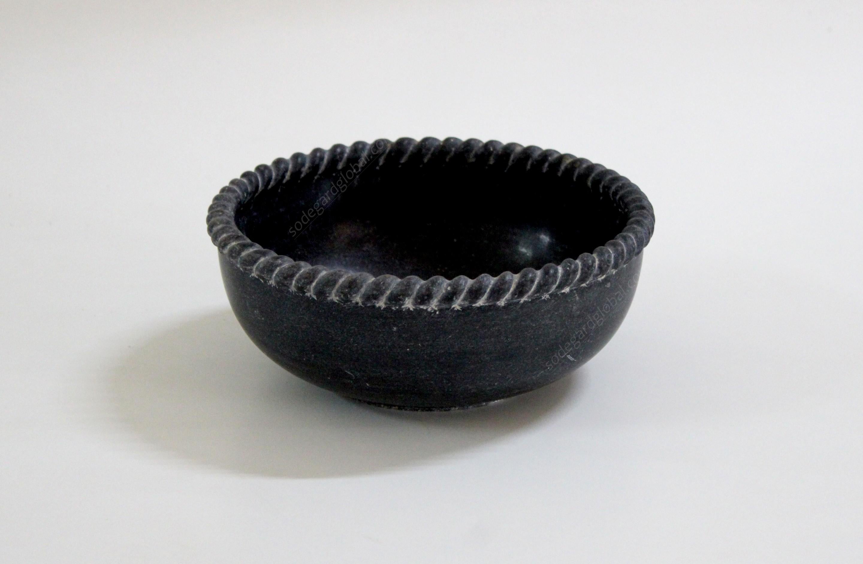 Rope Bowl in Black Marble Handcrafted in India by Stephanie Odegard In New Condition For Sale In New York, NY