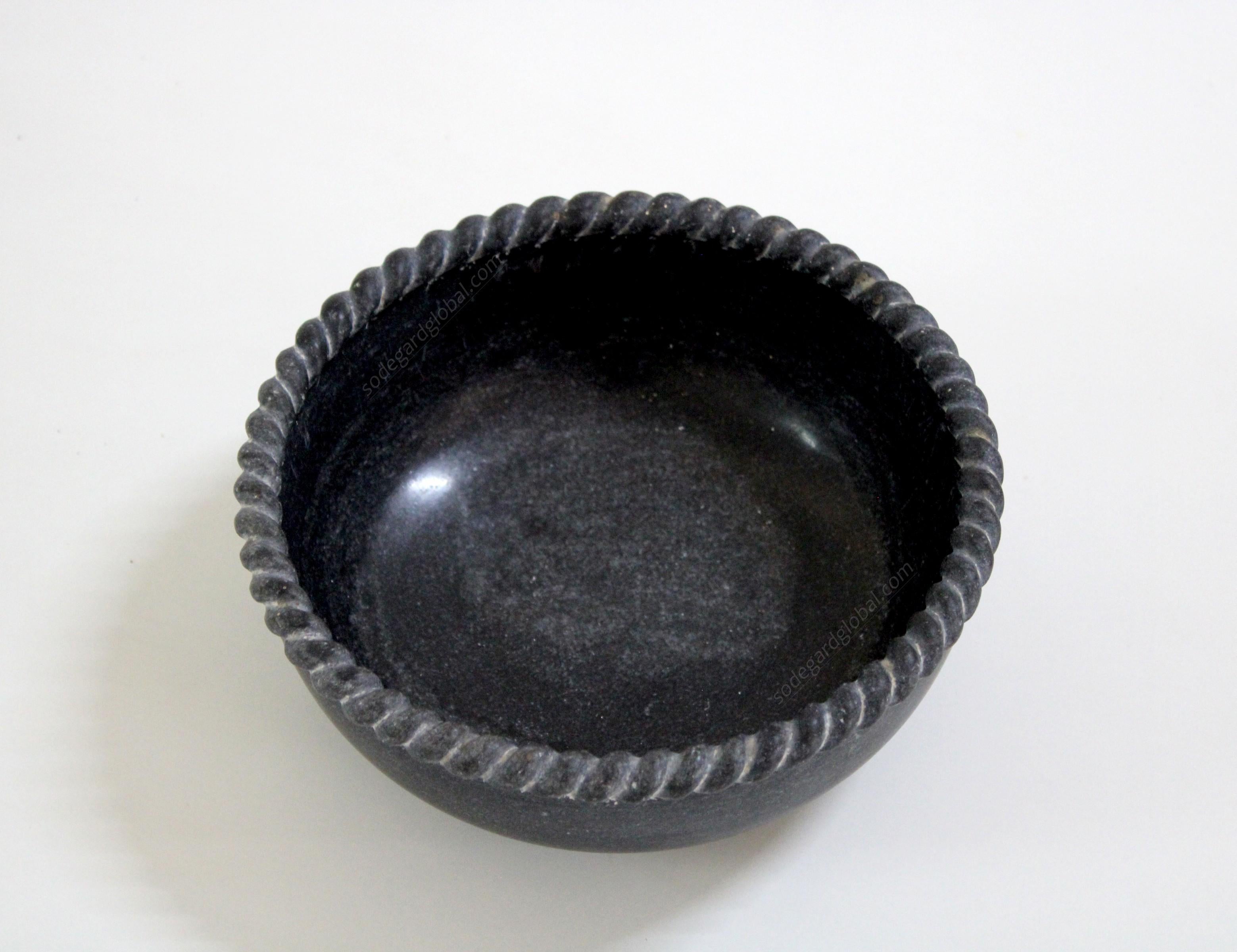 Rope Bowl in Black Marble Handcrafted in India by Stephanie Odegard For Sale 1