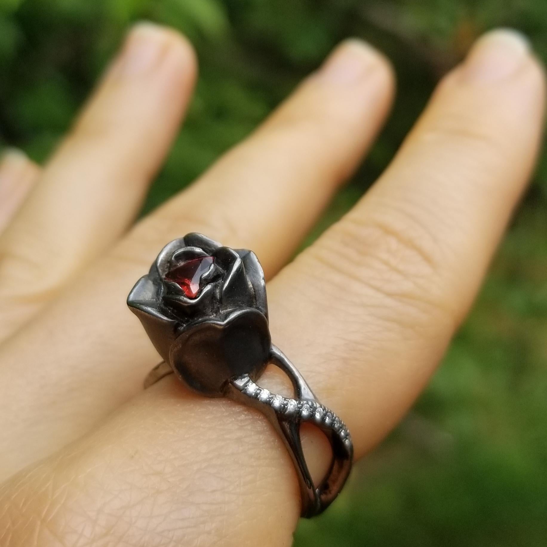Contemporary Black rose ring For Sale