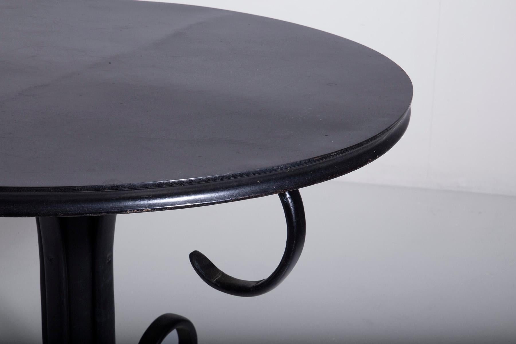 Schwarzer runder italienischer Art Deco Tisch  im Angebot 3