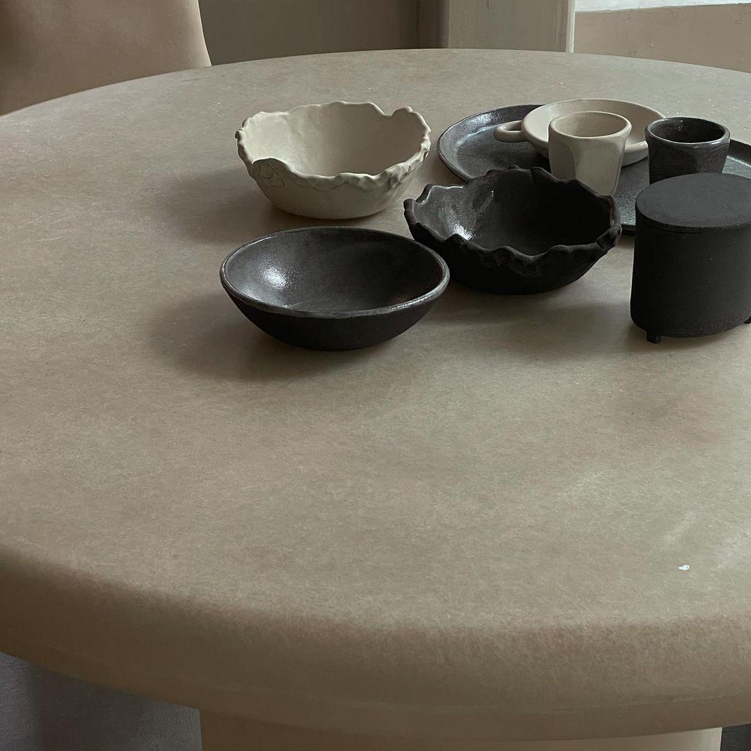 Black Round Table by Karstudio 1