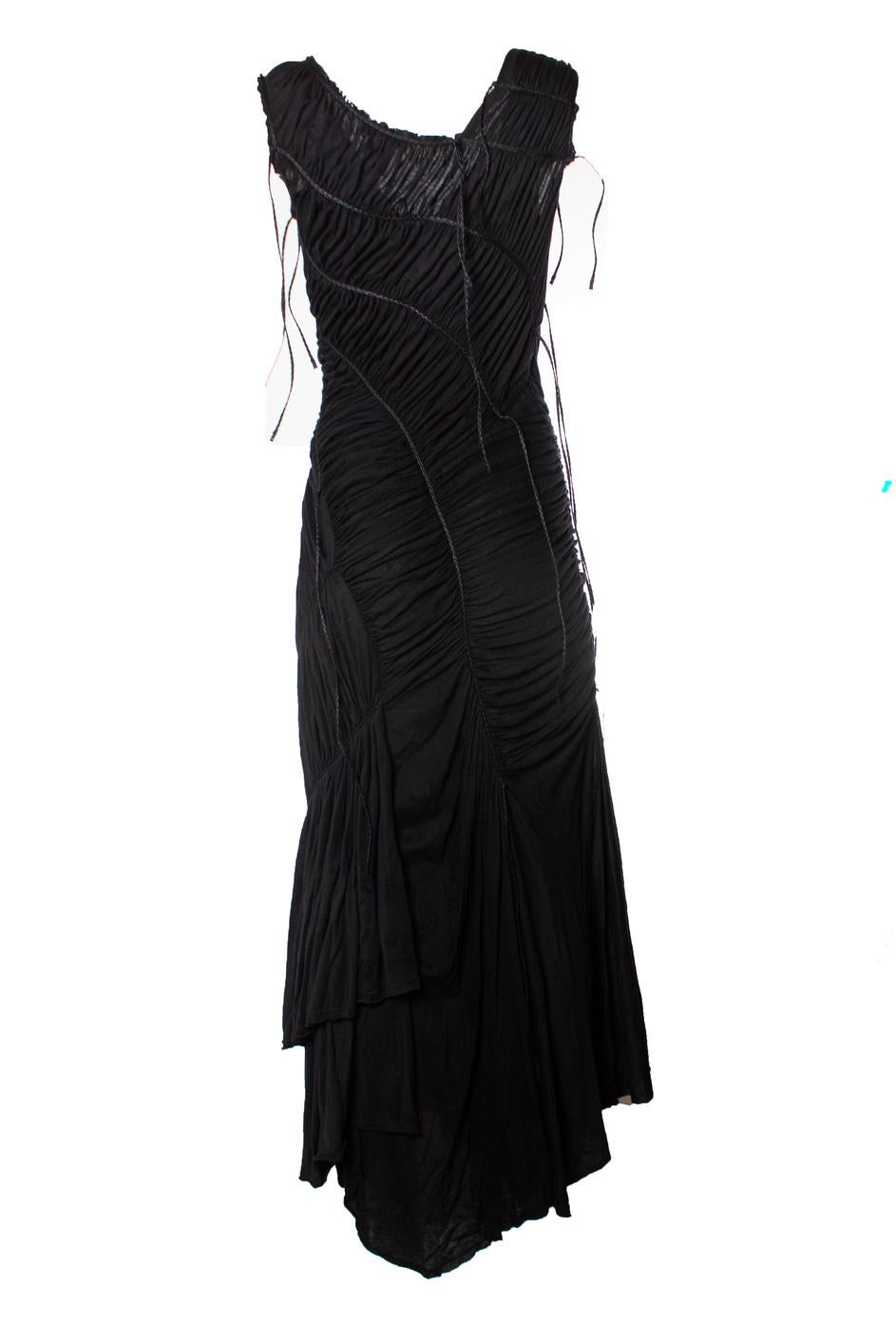 Black ruched dress In Excellent Condition For Sale In AMSTERDAM, NL