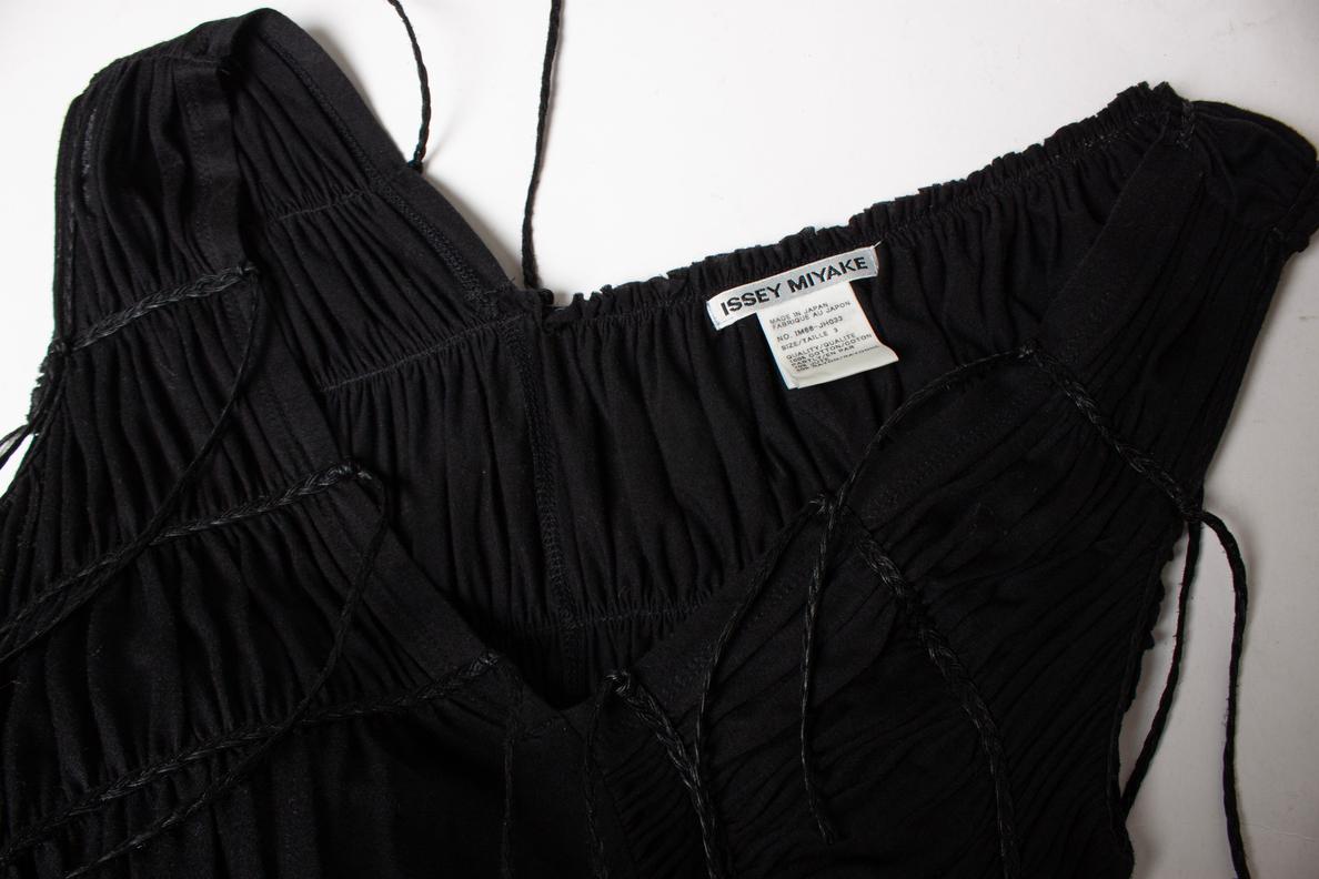 Black ruched dress For Sale 4
