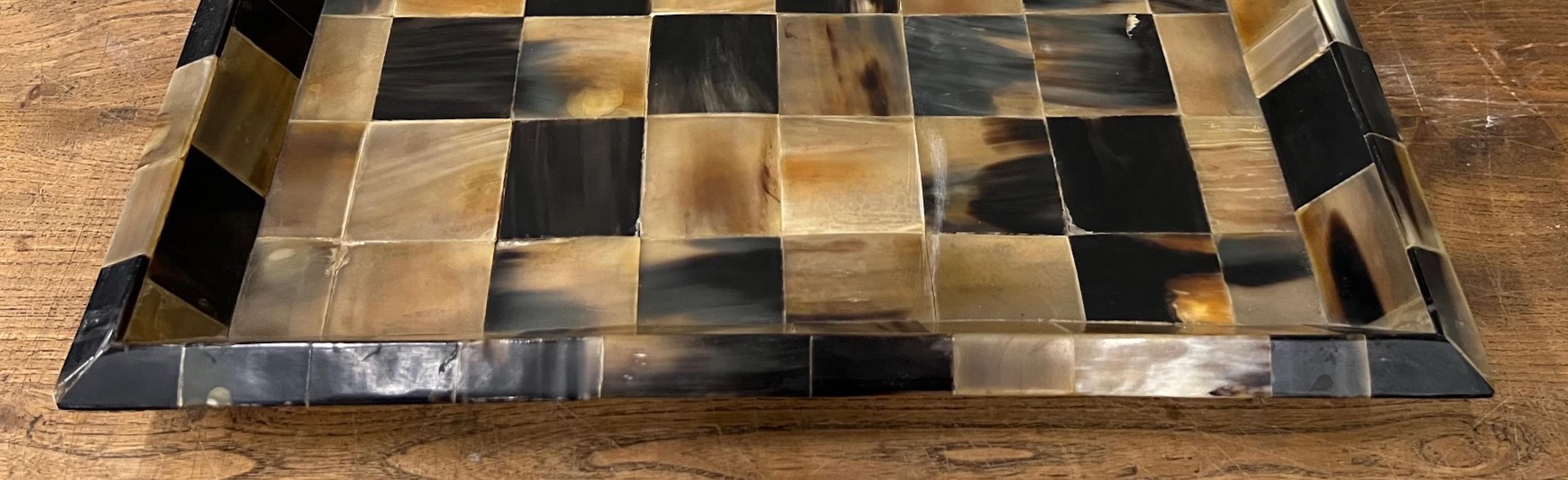 Bandeja rectangular de hueso con dibujo cuadrado en negro, óxido y crema, India, Contemporánea Indio en venta