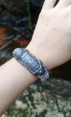 Zafiro negro y zafiro azul en engaste de plata