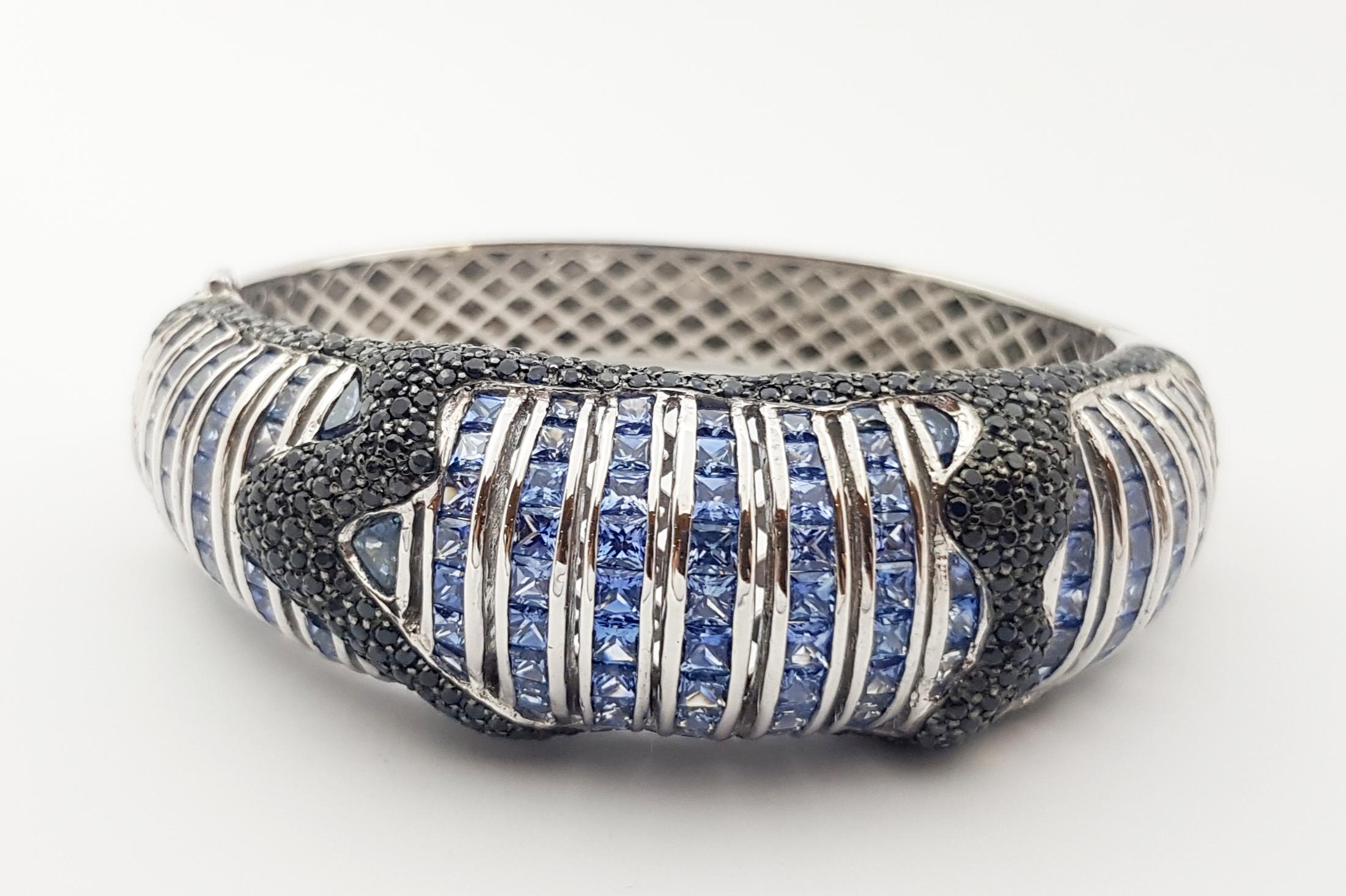 Saphir noir  Bracelet en argent avec saphirs bleus et saphir bleu Unisexe en vente