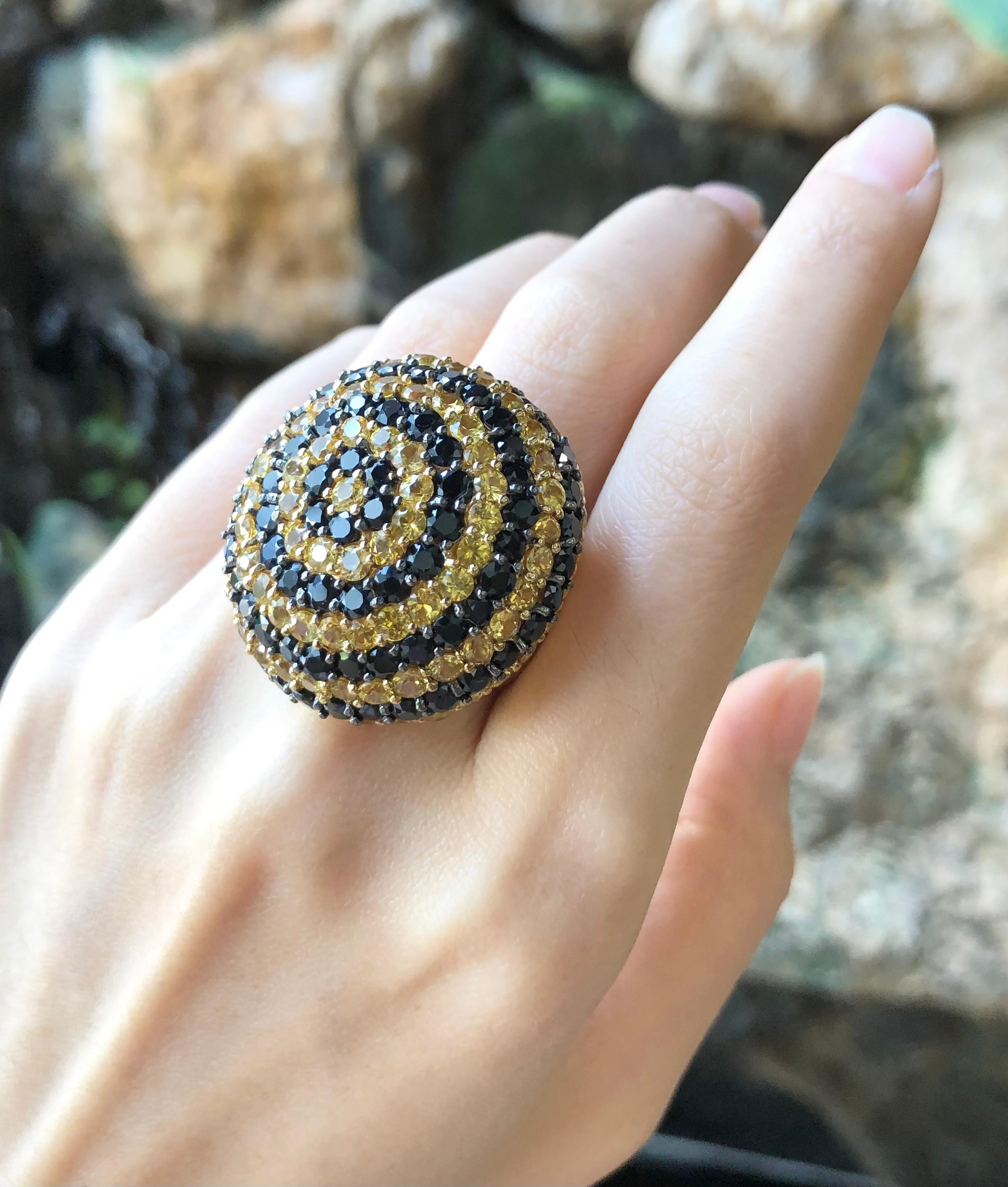 Schwarzer Saphir  Ring mit gelbem und gelbem Saphir in Silberfassung im Angebot 7