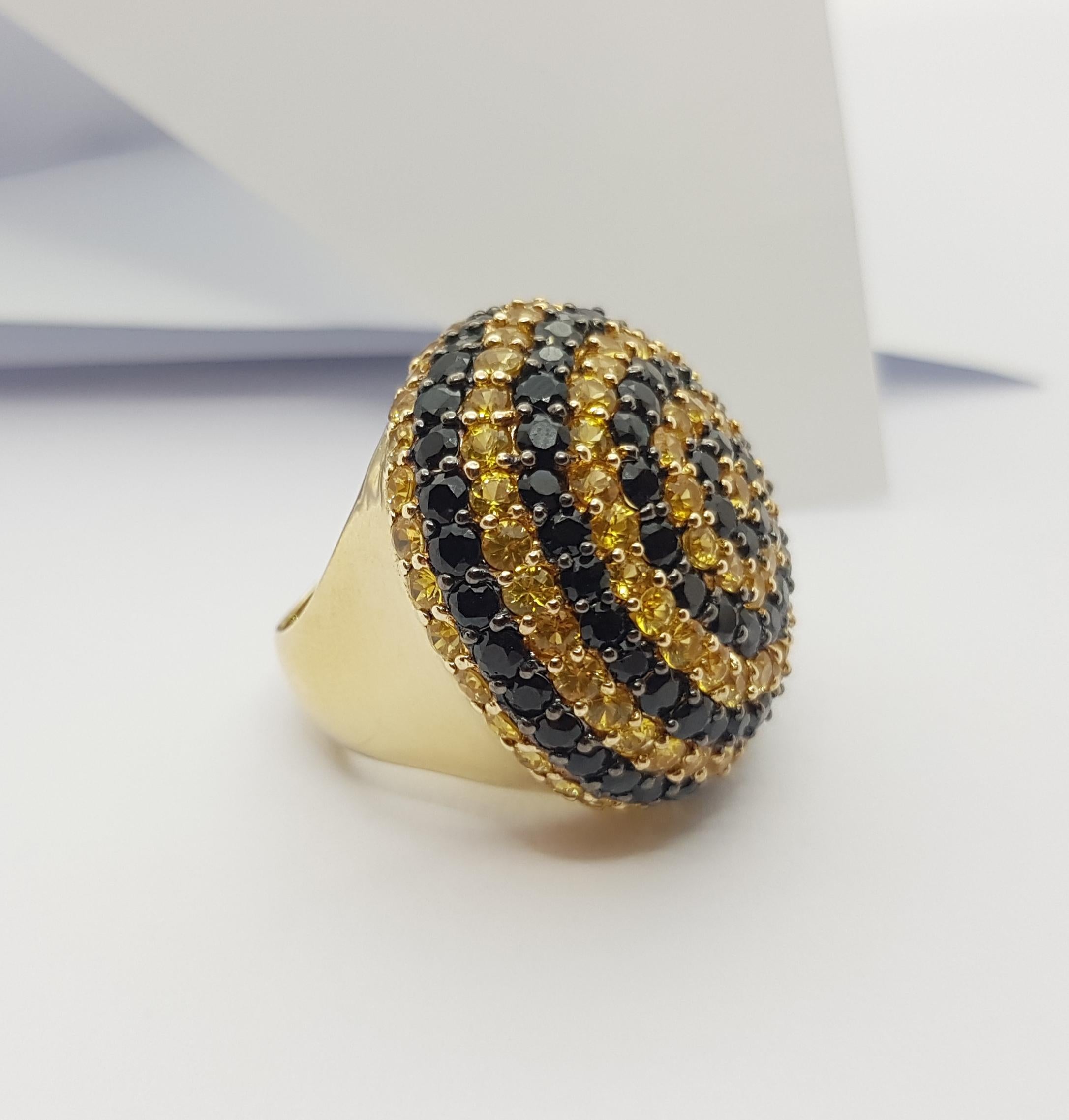Schwarzer Saphir  Ring mit gelbem und gelbem Saphir in Silberfassung im Zustand „Neu“ im Angebot in Dusit, 10