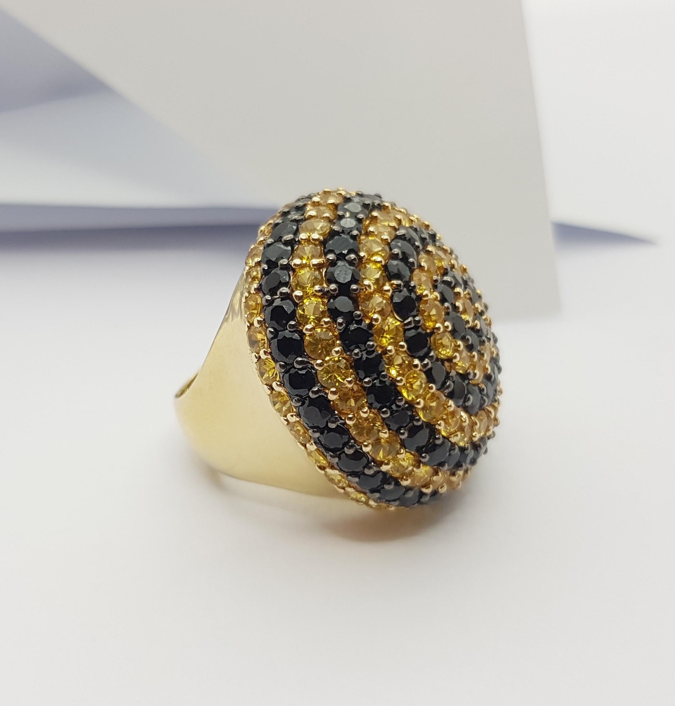 Saphir noir  Bague sertie d'un saphir jaune et d'un saphir en argent Neuf - En vente à Dusit, 10