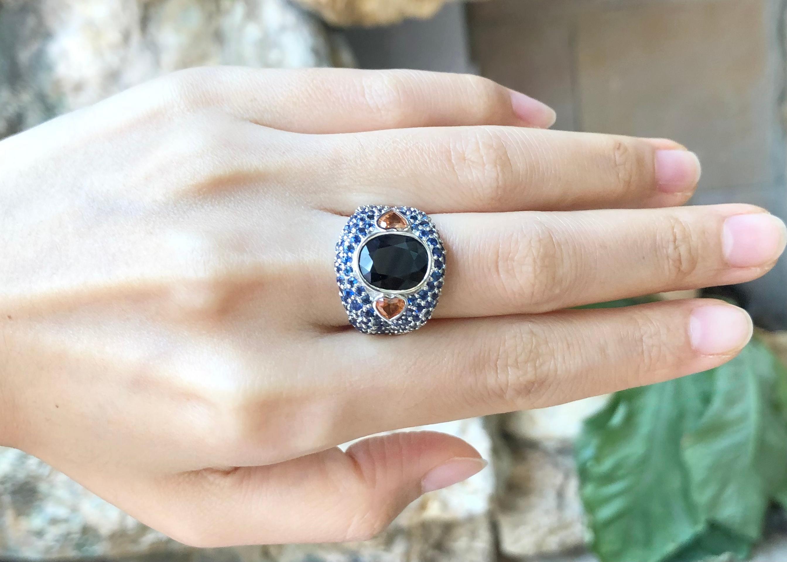 Bague saphir noir, saphir bleu, saphir jaune et monture en argent Neuf - En vente à Dusit, 10