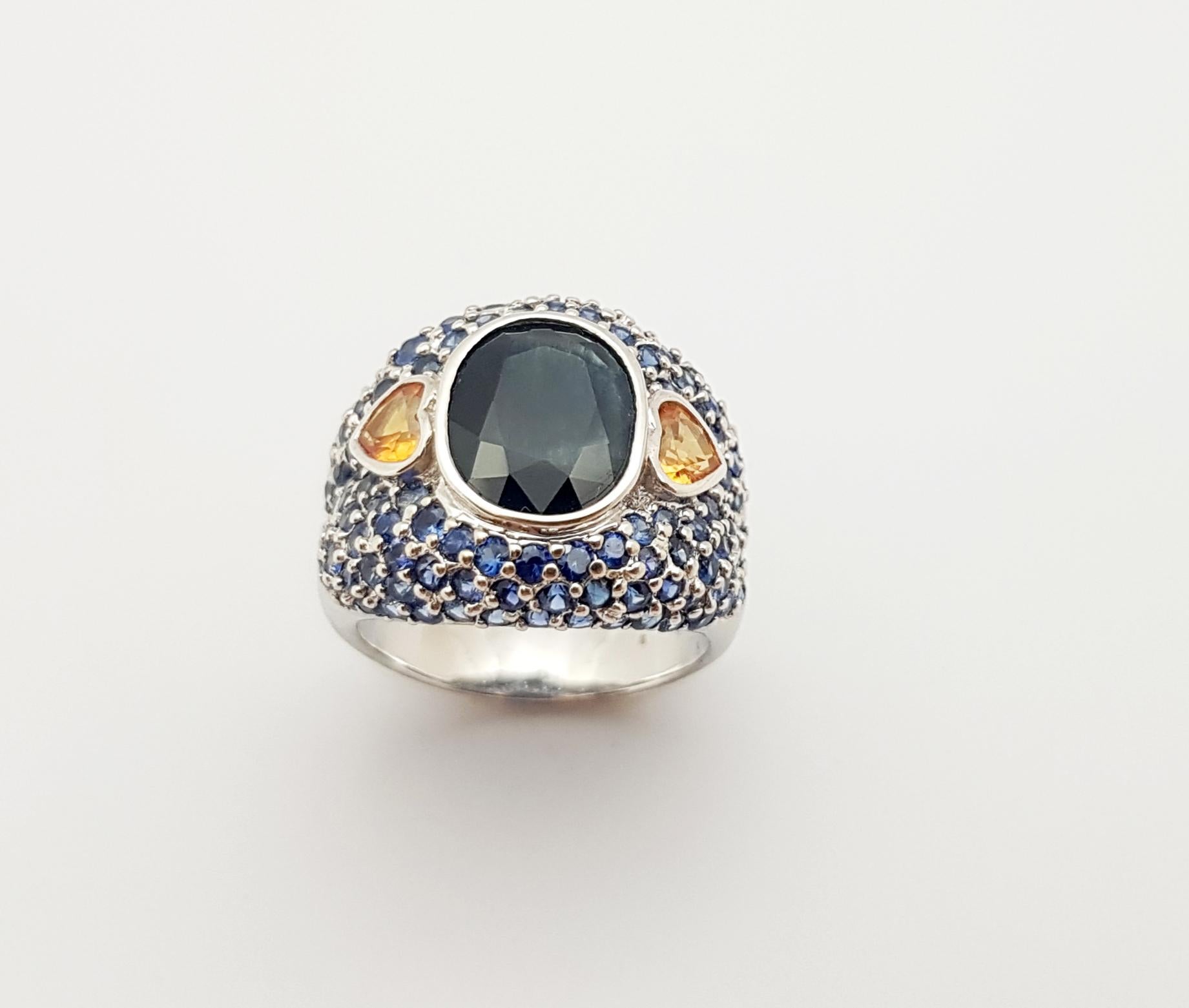 Bague saphir noir, saphir bleu, saphir jaune et monture en argent en vente 2