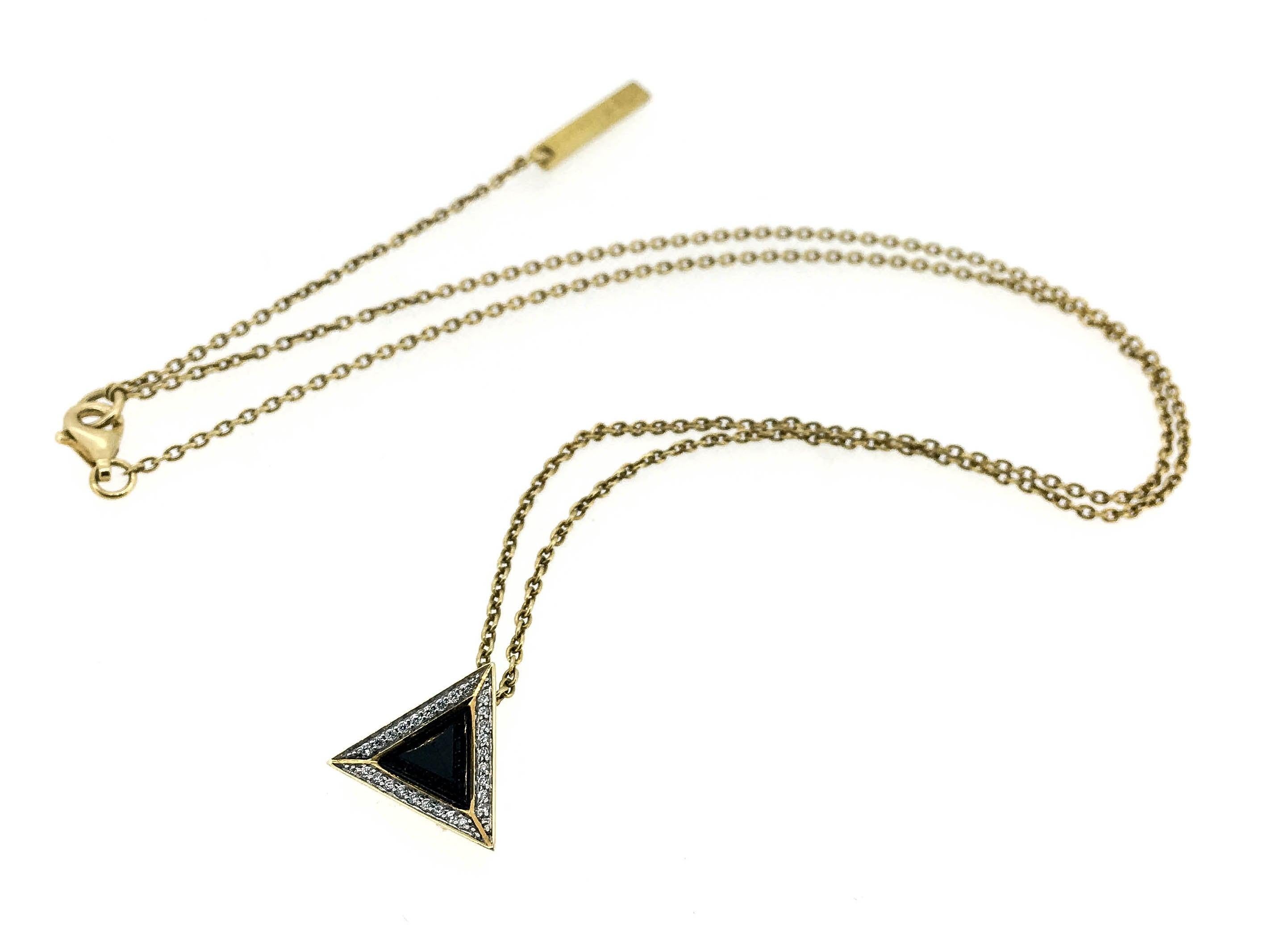 Round Cut Black Sapphire Pyramid Diamond and 18K Gold Bracelet For Sale