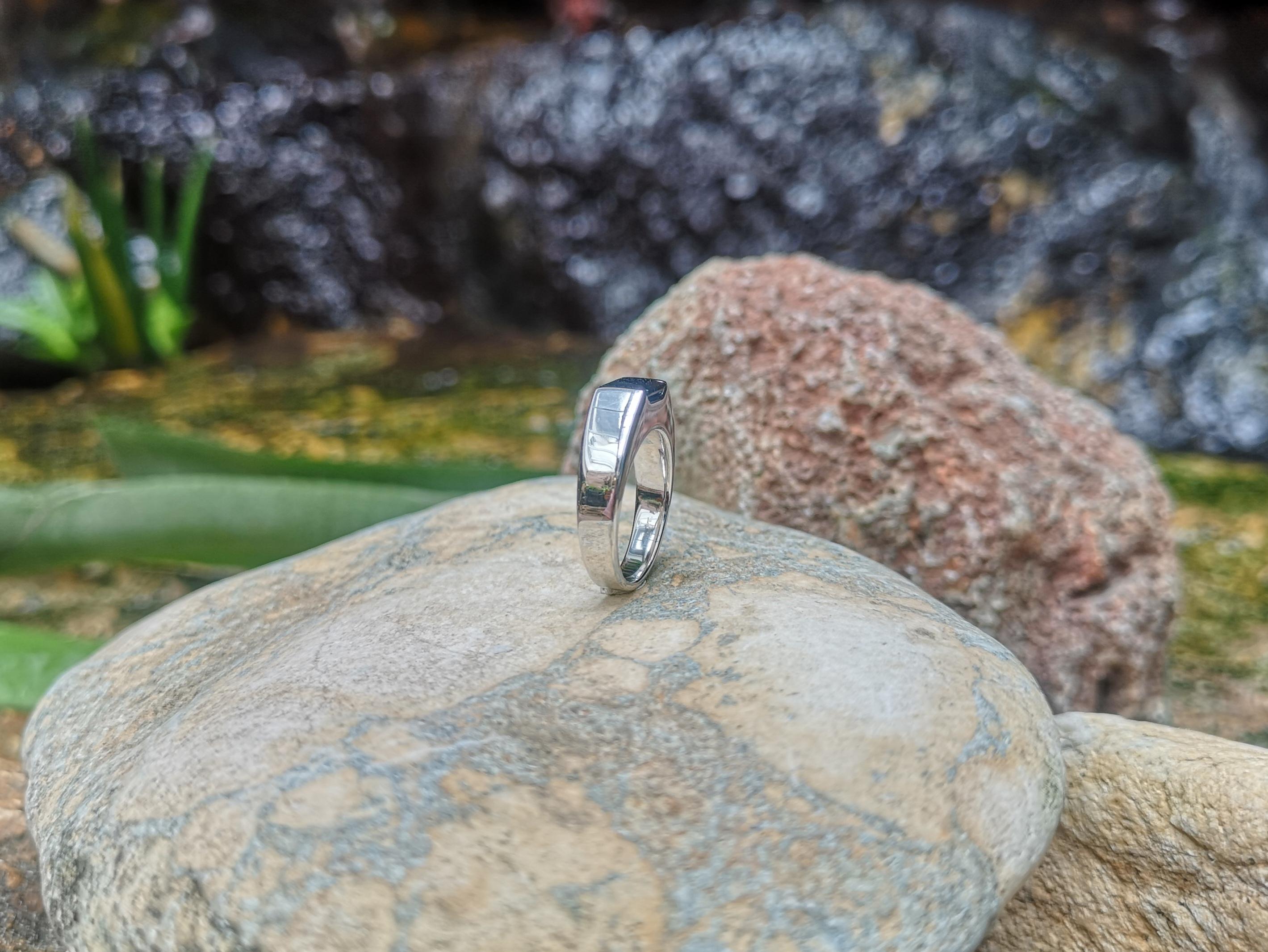 Black Sapphire Ring Set in 18 Karat White Gold Settings For Sale 3