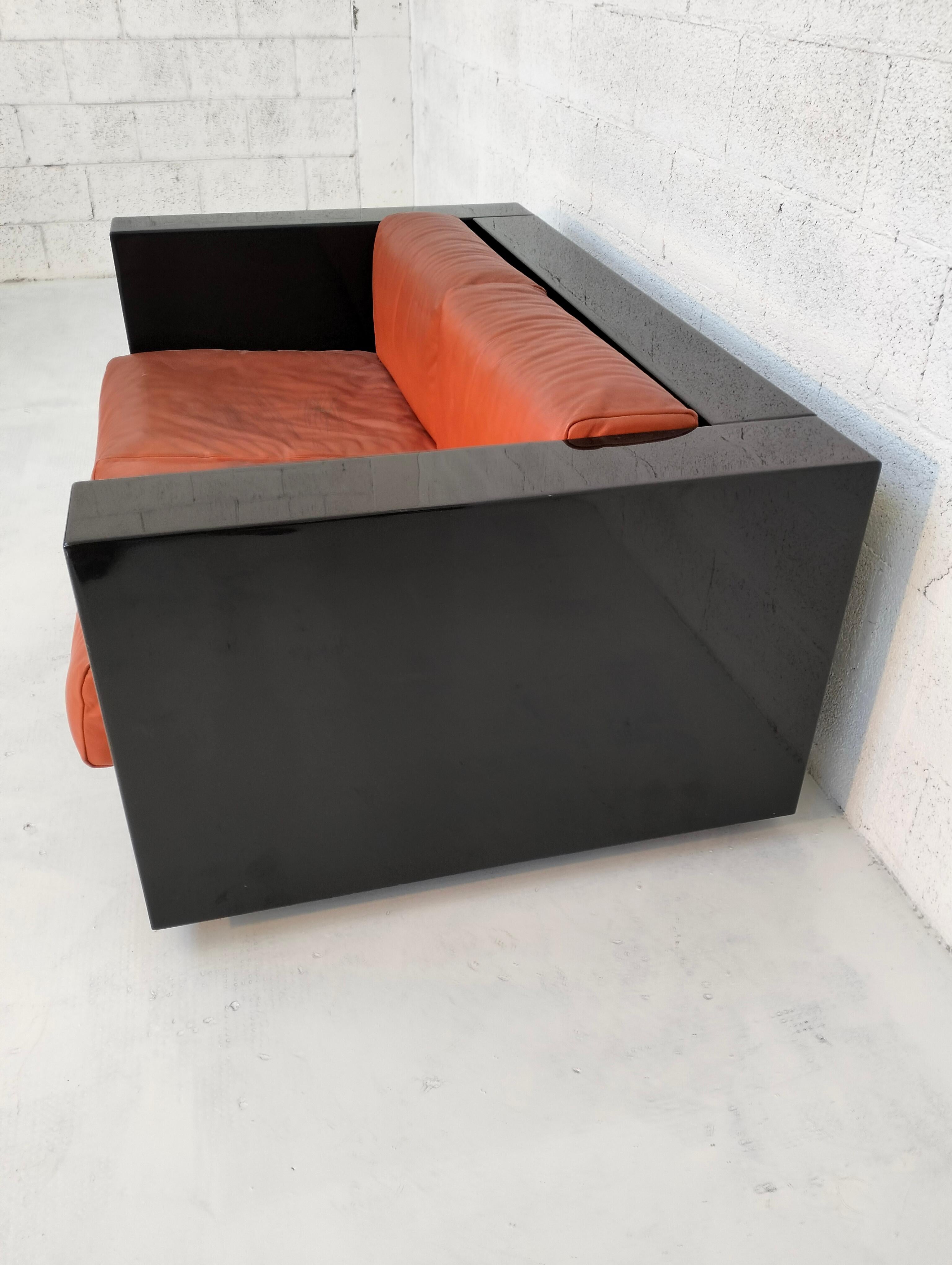 Black “Saratoga” sofa by Massimo and Lella Vignelli for Poltronova 60s, 70s For Sale 3