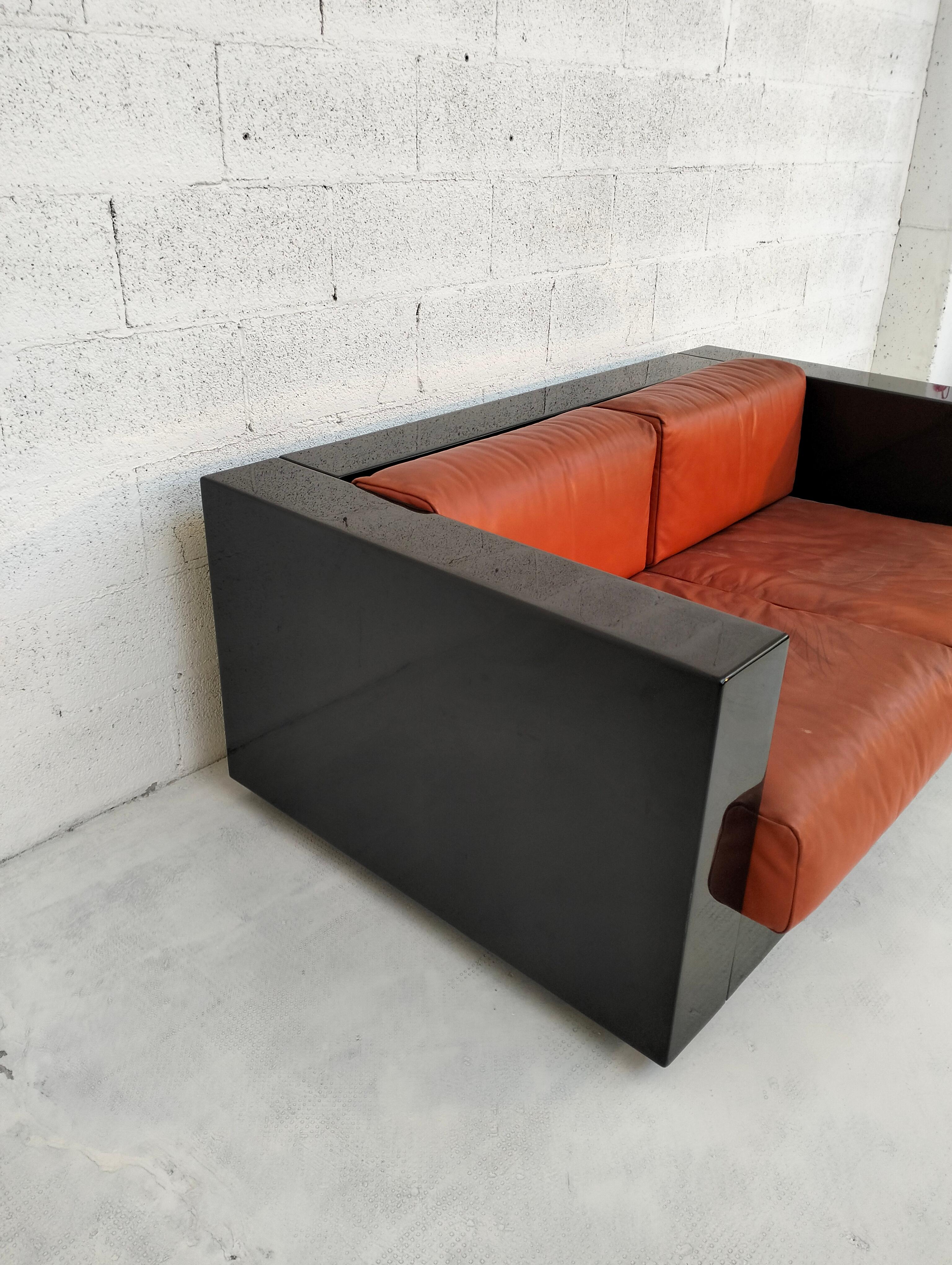 Mid-Century Modern Black “Saratoga” sofa by Massimo and Lella Vignelli for Poltronova 60s, 70s For Sale