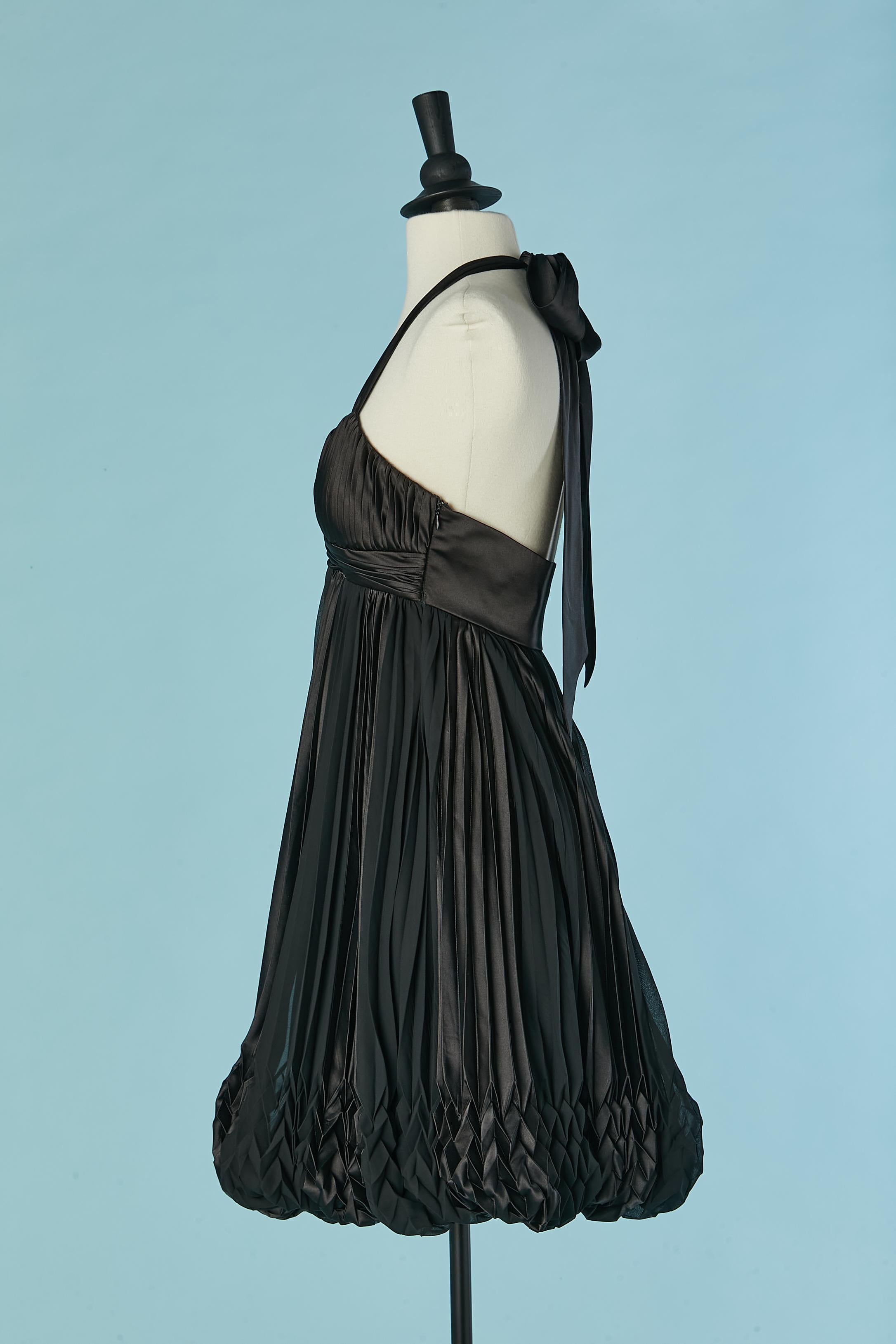 Vestido de cóctel negro de satén y gasa sin espalda y plisado Carolyne ROEHM en Excelente estado para la venta en Saint-Ouen-Sur-Seine, FR