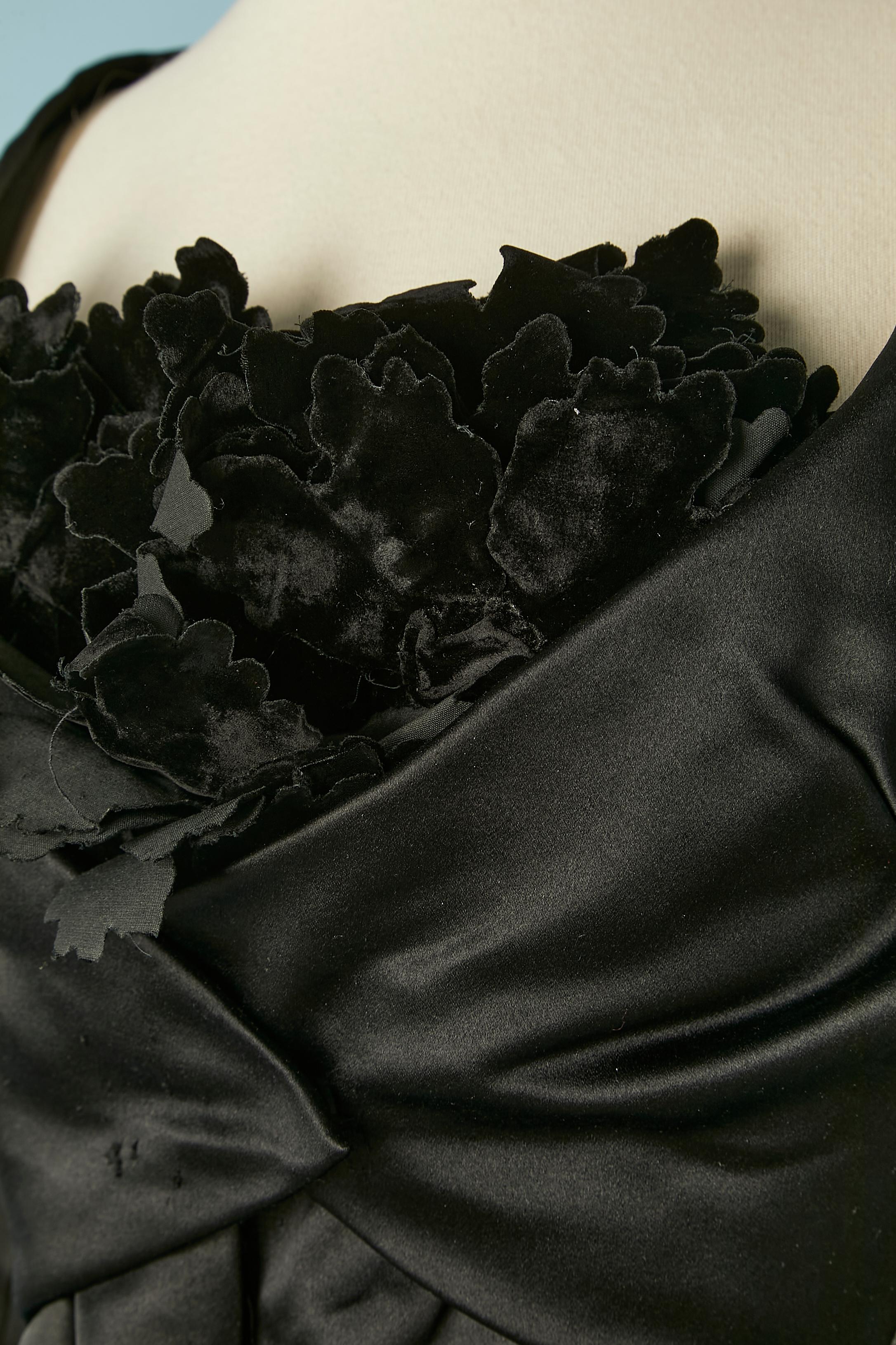 Black satin boléro and bustier dress  with velvet flowers Christian Dior  For Sale 2