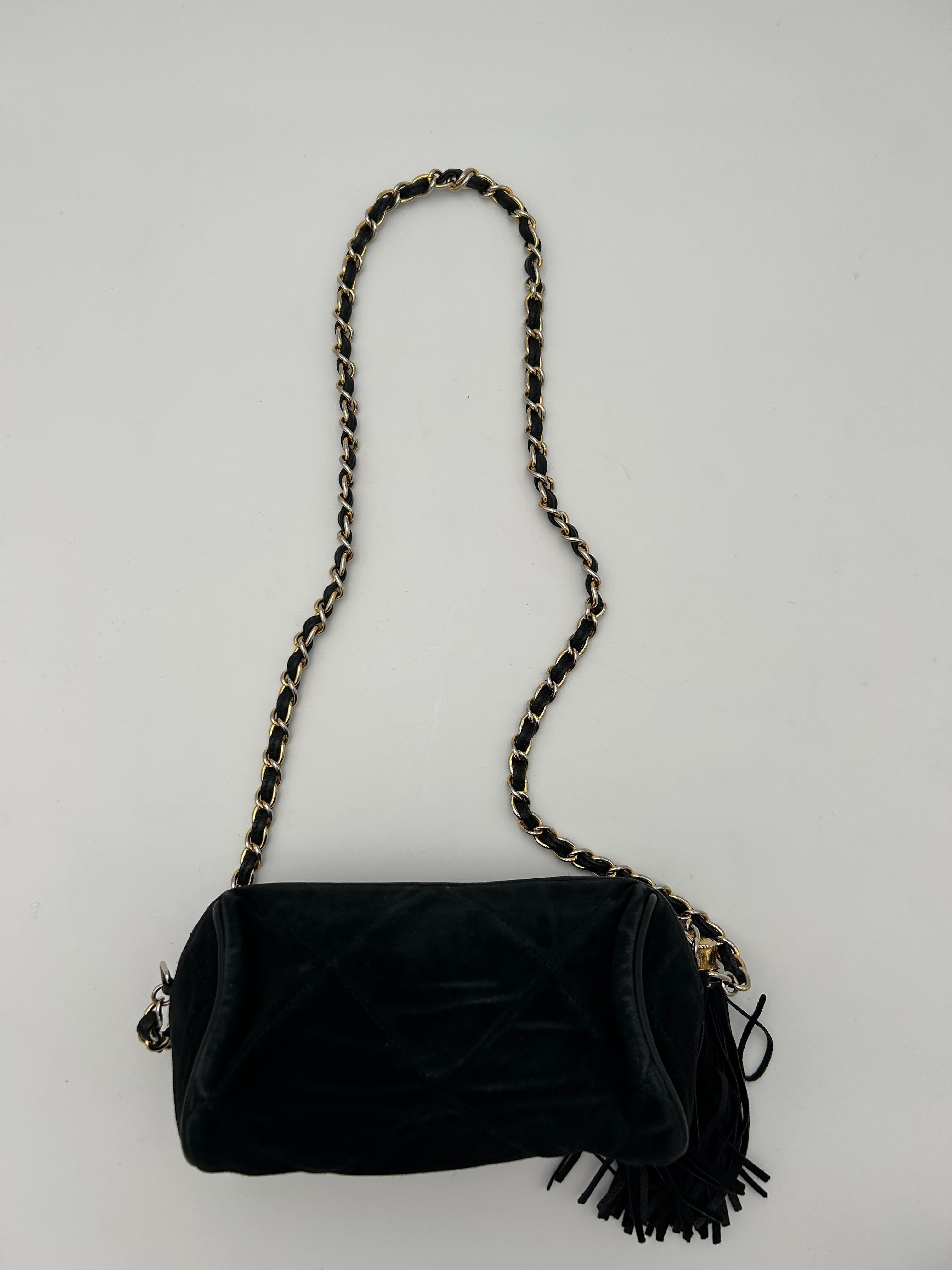 Chanel Bommeltasche aus schwarzem Nubuk im Zustand „Gut“ im Angebot in Palm Beach, FL