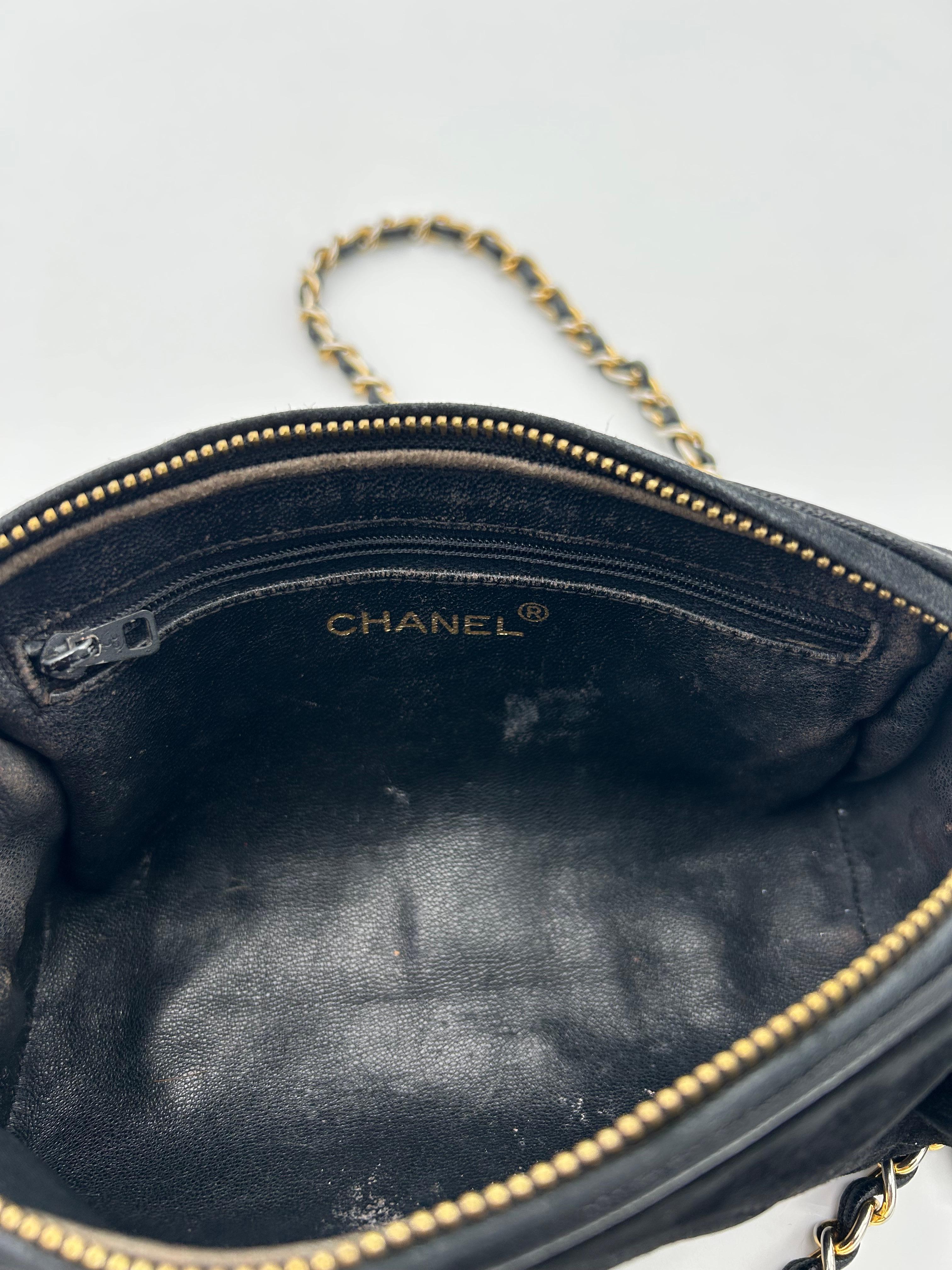 Chanel Bommeltasche aus schwarzem Nubuk im Angebot 3