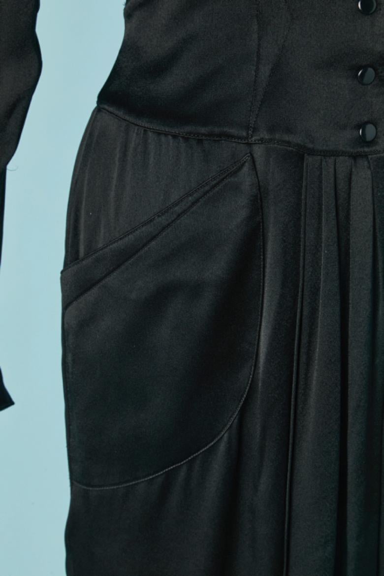 Vestido de cóctel de satén negro THIERRY MUGLER en Excelente estado para la venta en Saint-Ouen-Sur-Seine, FR