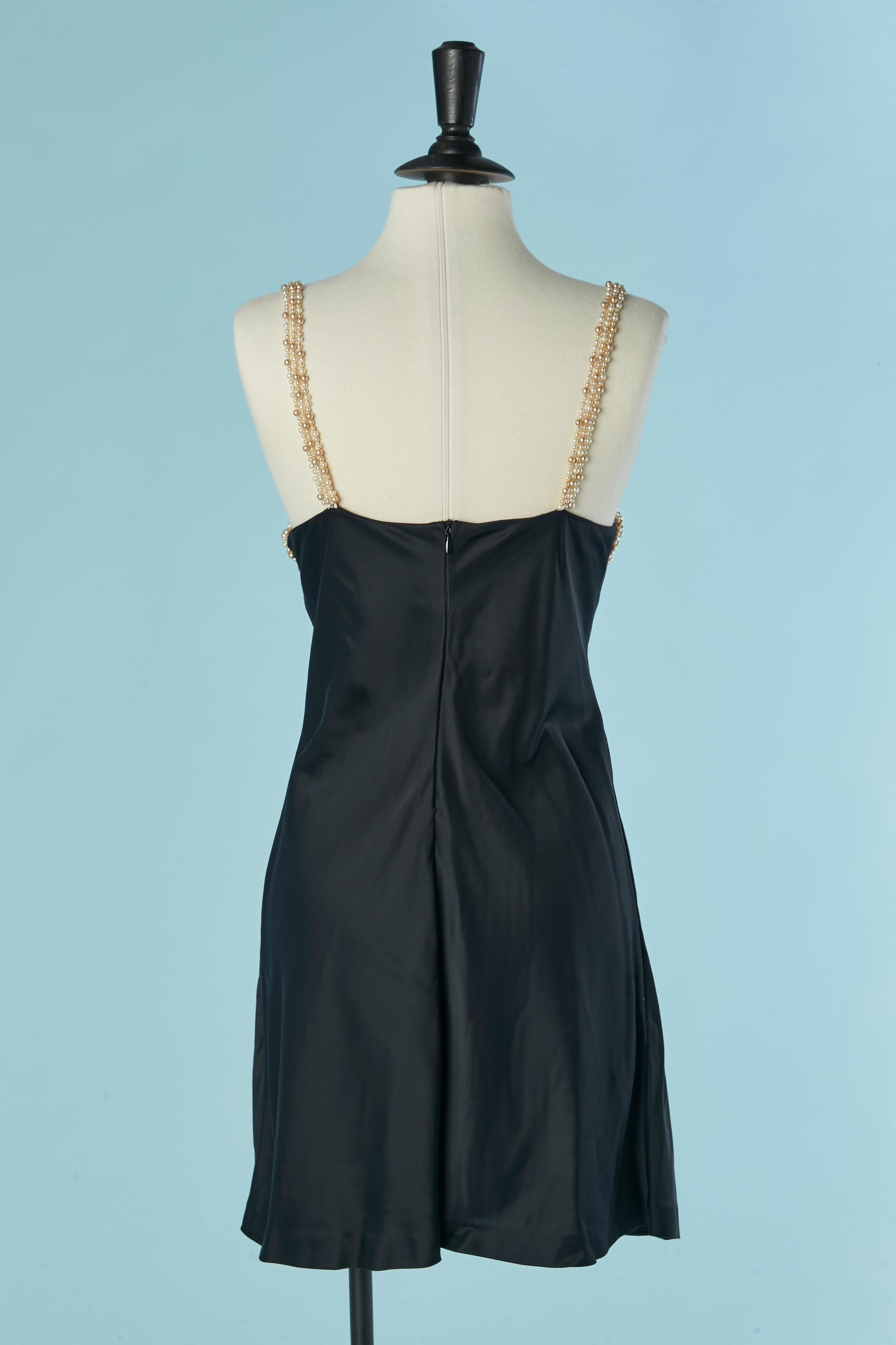 Robe de cocktail en satin noir avec perles sur le buste CHANTAL THOMASS Pour femmes en vente