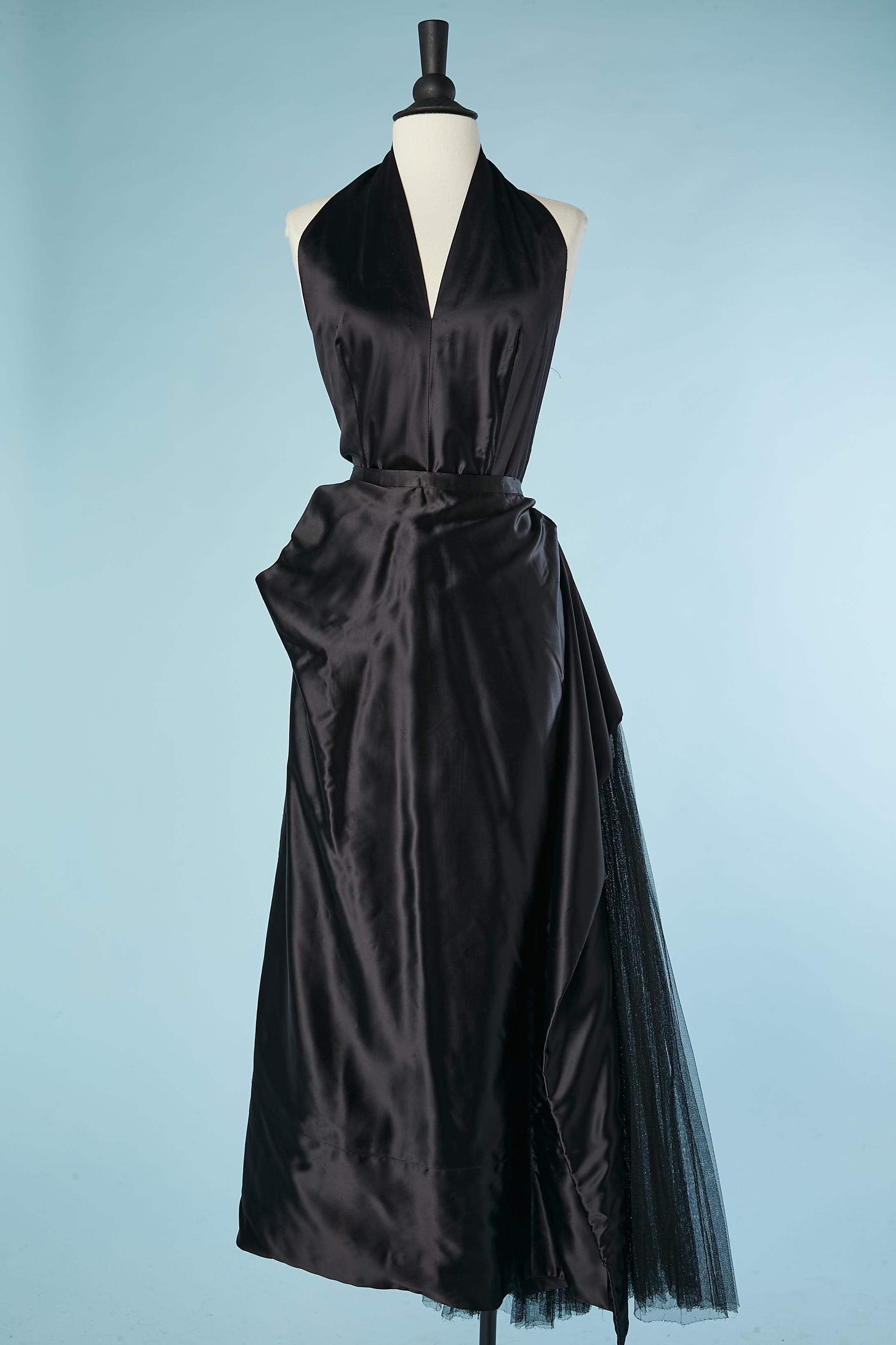 Black satin  evening ensemble with pleated tulle on the side Jacques Fath In Excellent Condition For Sale In Saint-Ouen-Sur-Seine, FR