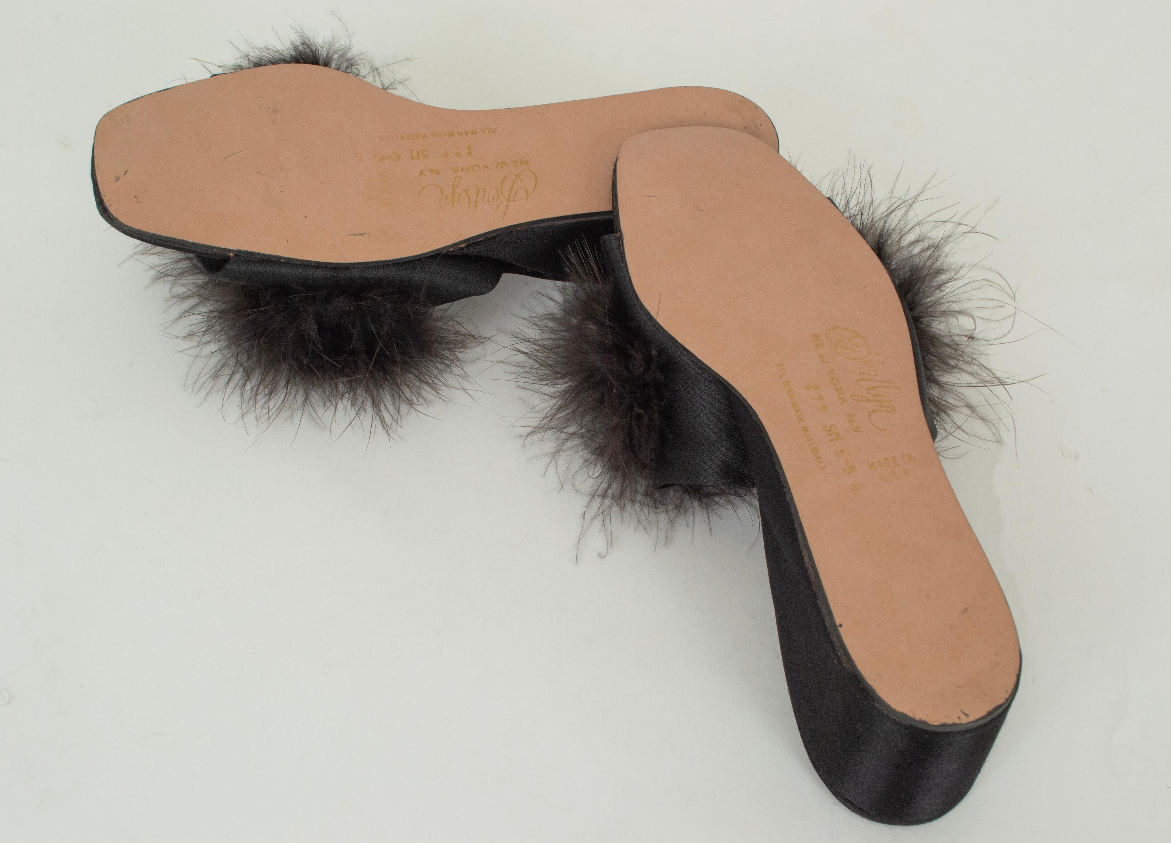 Mules à talons compensés en satin noir Marabou Pouf Boudoir - 5 A, 1950s en vente 3