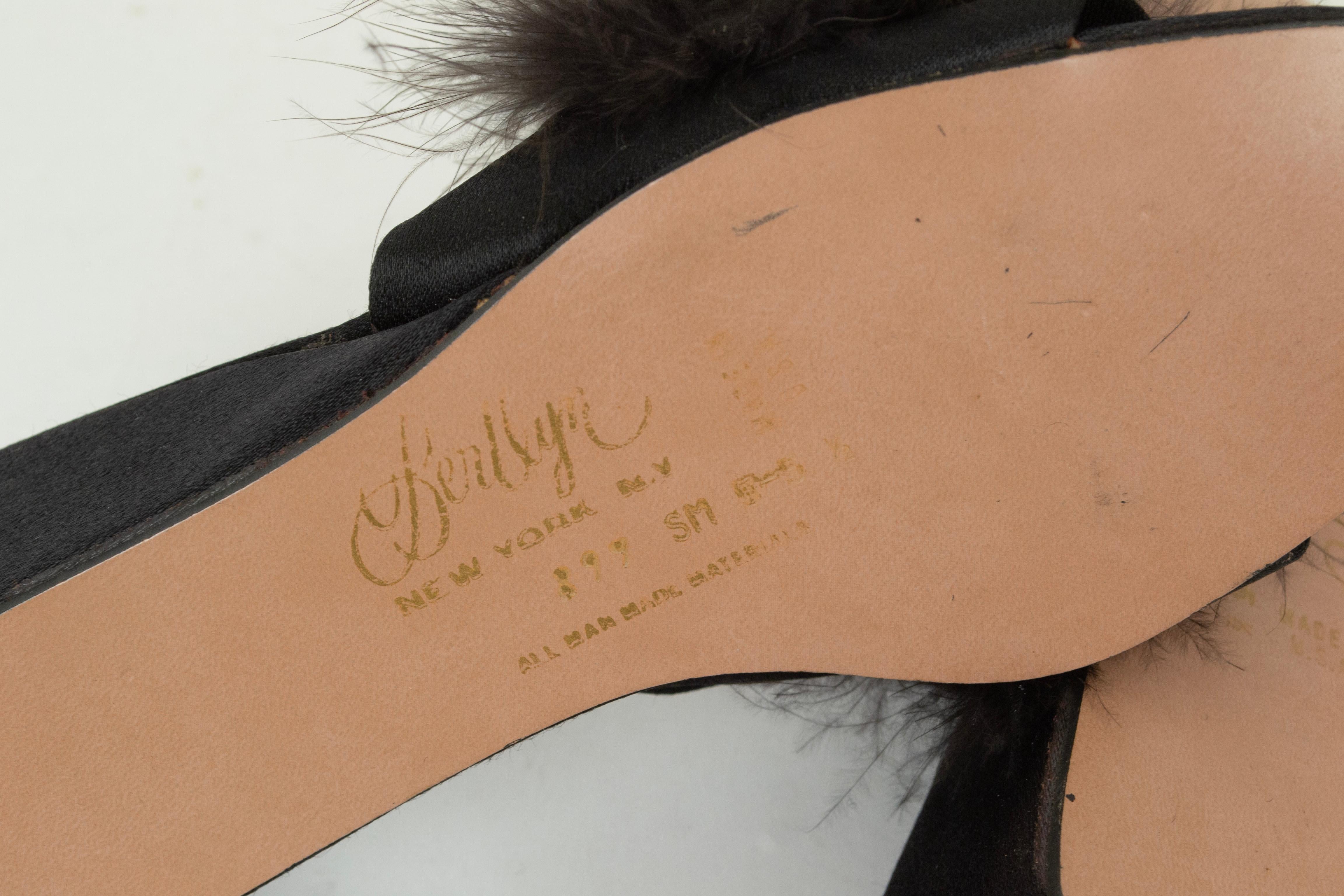 Mules à talons compensés en satin noir Marabou Pouf Boudoir - 5 A, 1950s en vente 4