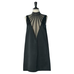 Schwarzes ärmelloses Kleid aus Satin mit gebürstetem Tüllkragen aus Satin Christopher Kane NEU