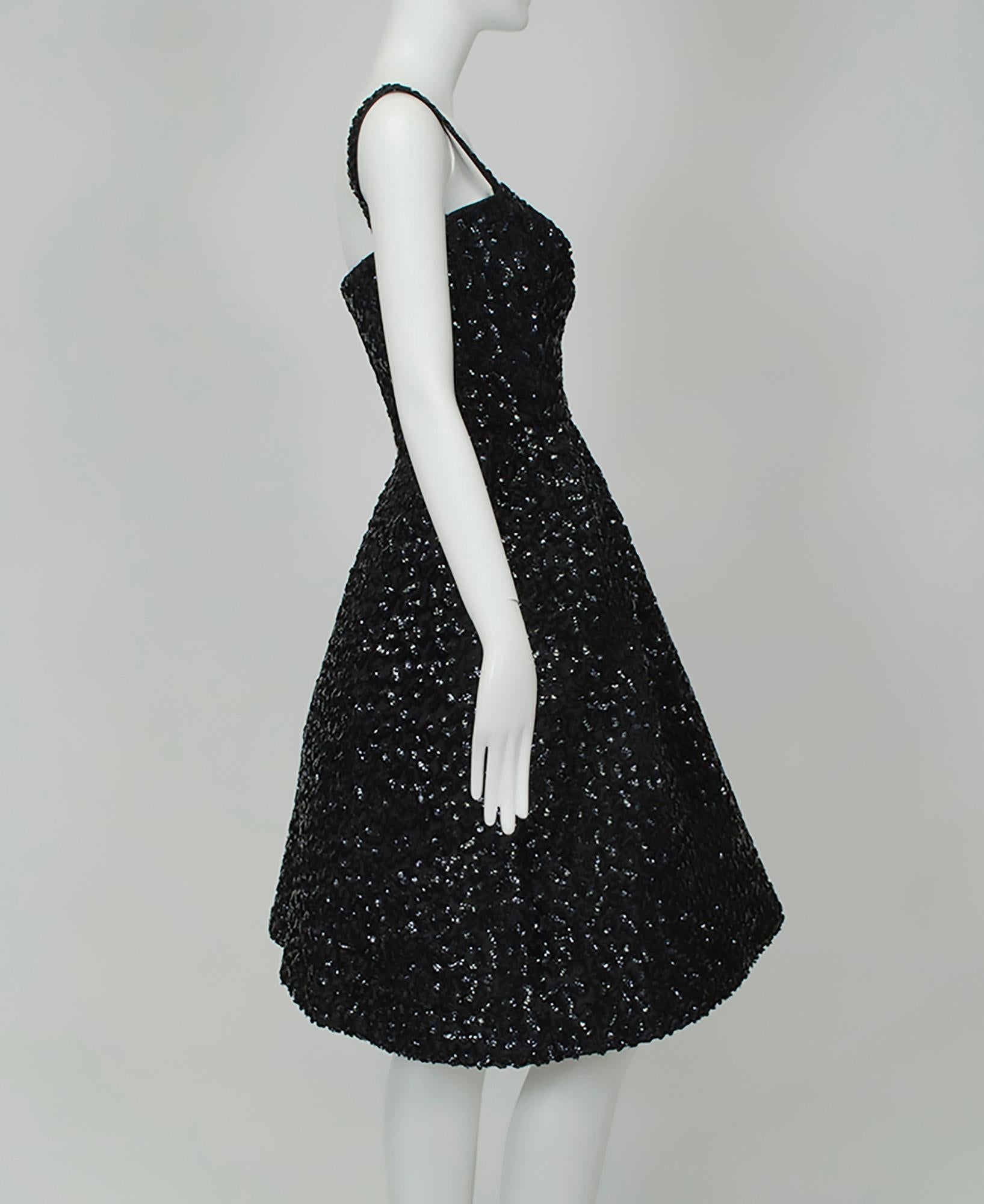 Nero *Dimensioni più grandi* Pavé Sequin Starry Night Abito a cerchio senza maniche - M, anni '50 In condizioni buone in vendita a Tucson, AZ