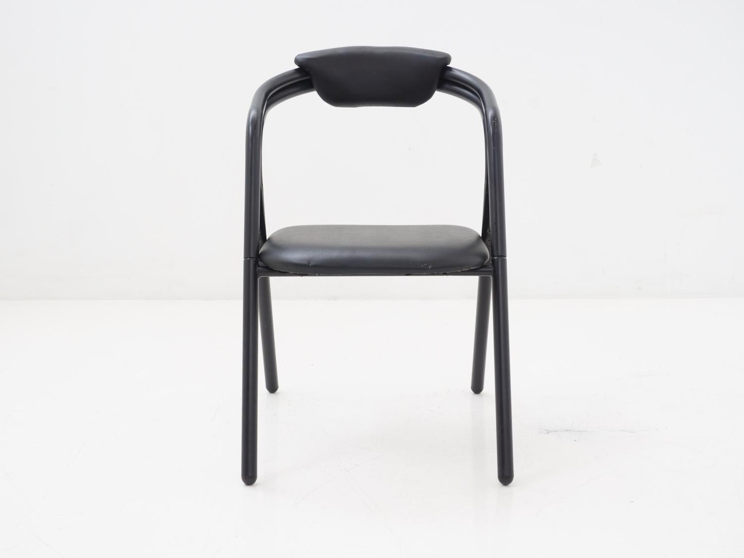 Black Sculptural Dining Chair, 1990s In Good Condition For Sale In Philadelphia, PA