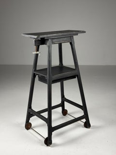 Black sculpture stand