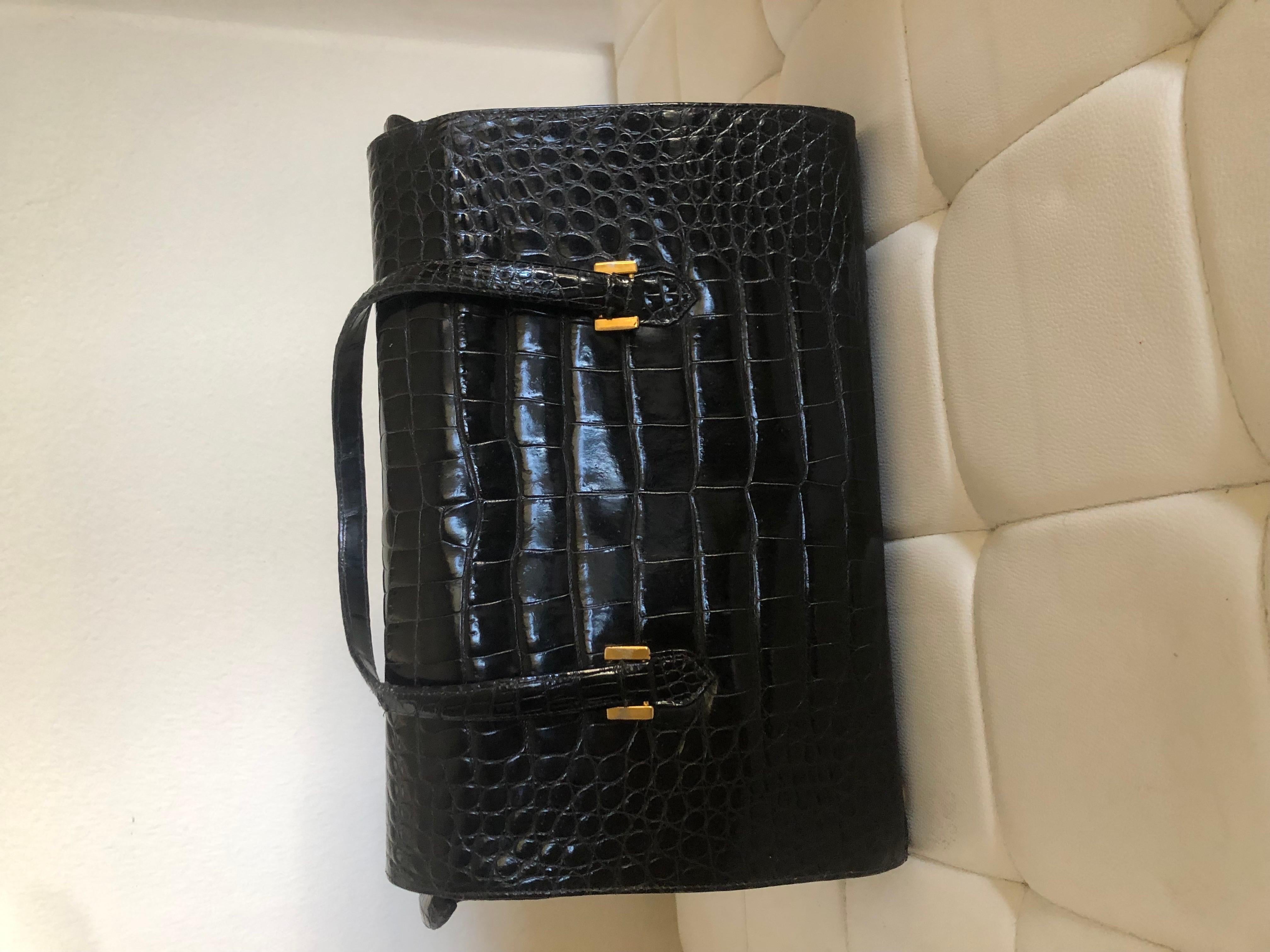 Black Sculptured Leather Handbag w/ Gold Combination Lock Alligator Look Italy 2