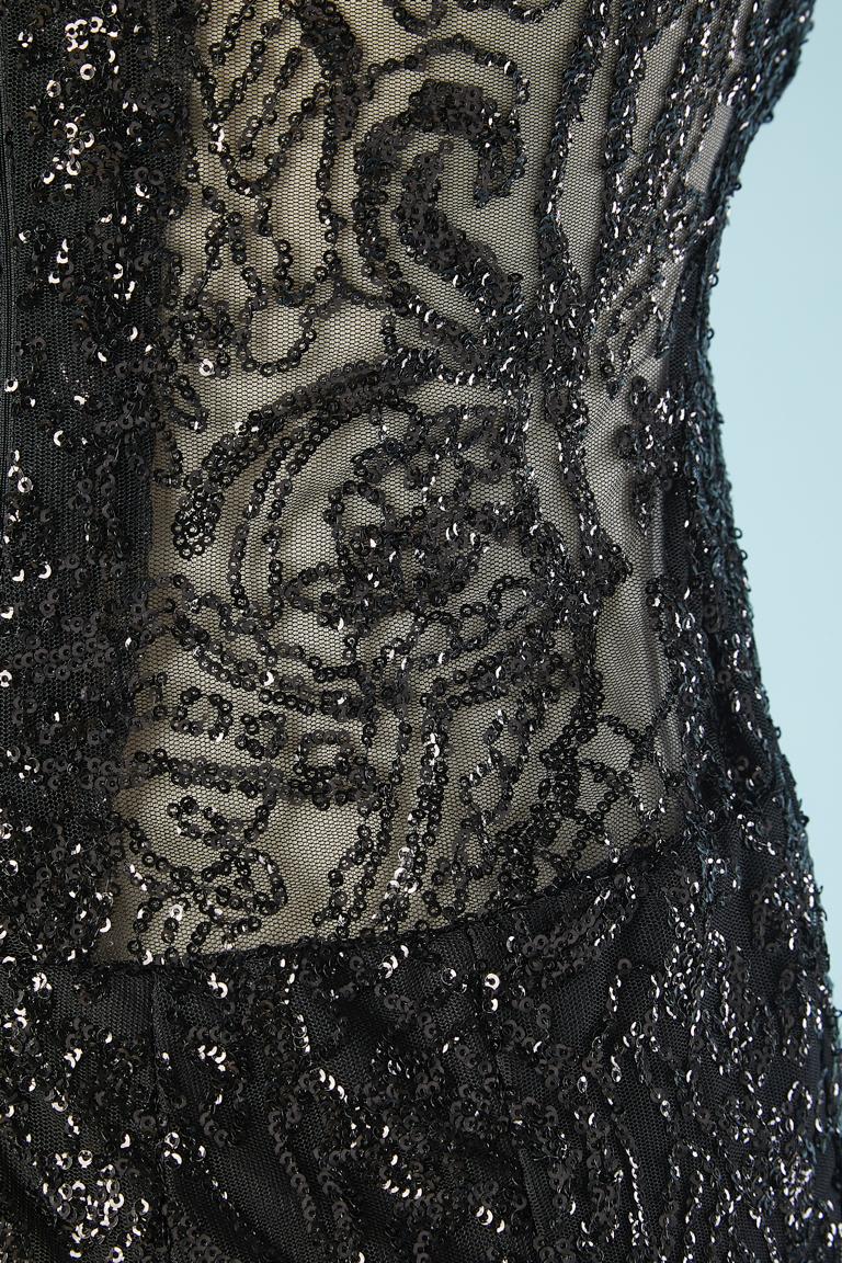 Schwarzes durchsichtiges Abendkleid mit Paillettenbesticktem Gai Mattiolo rotem Teppich  im Angebot 6
