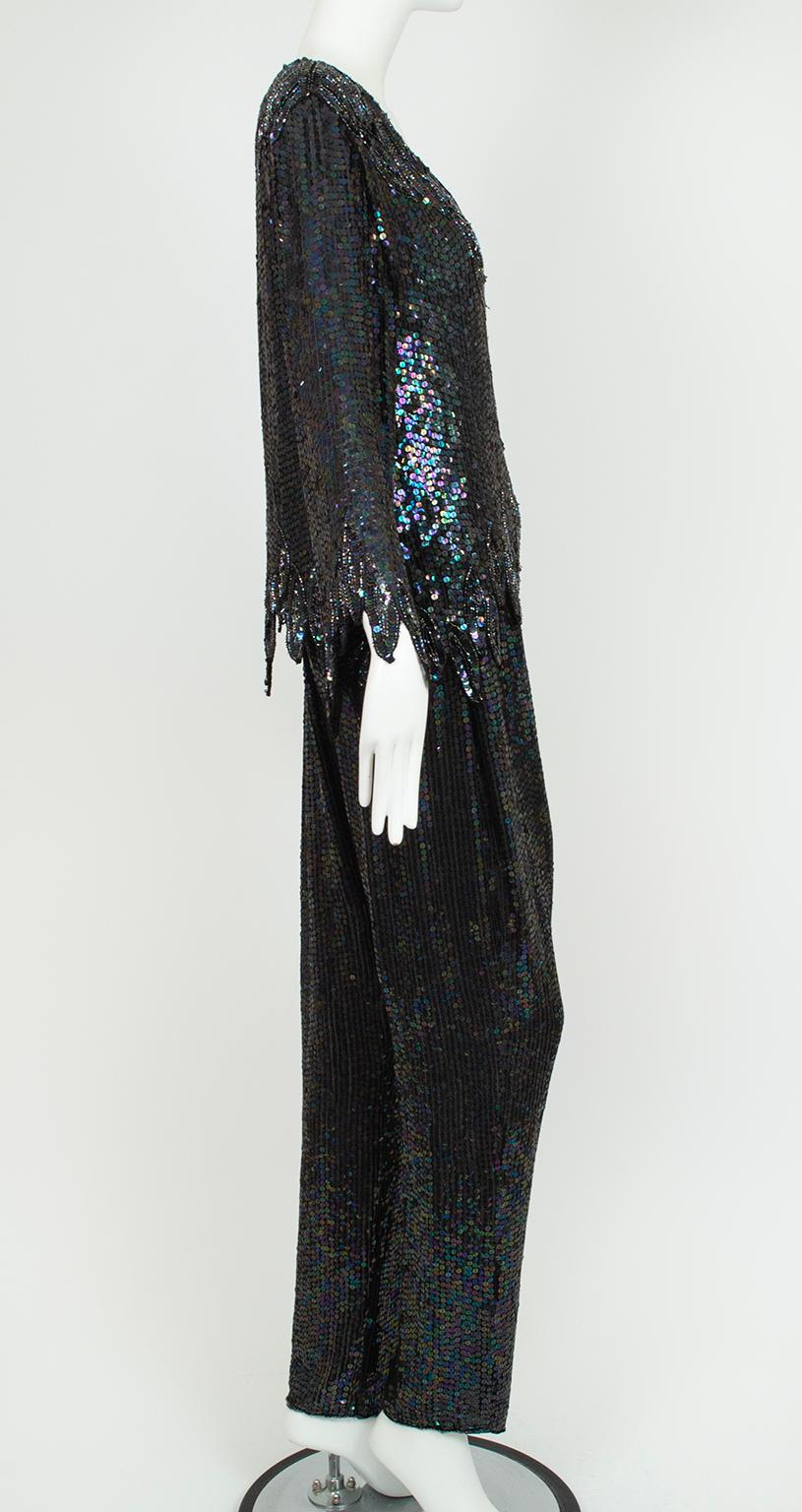 Black Sequin Zig Zag Edge Top, Skirt and Jogger Co-ord Set – M-L, 1980s In Good Condition For Sale In Tucson, AZ