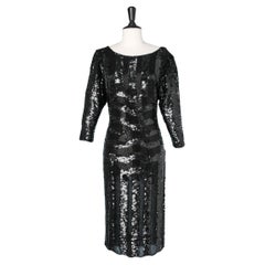 Robe de cocktail noire à paillettes et perles Circa 1980's