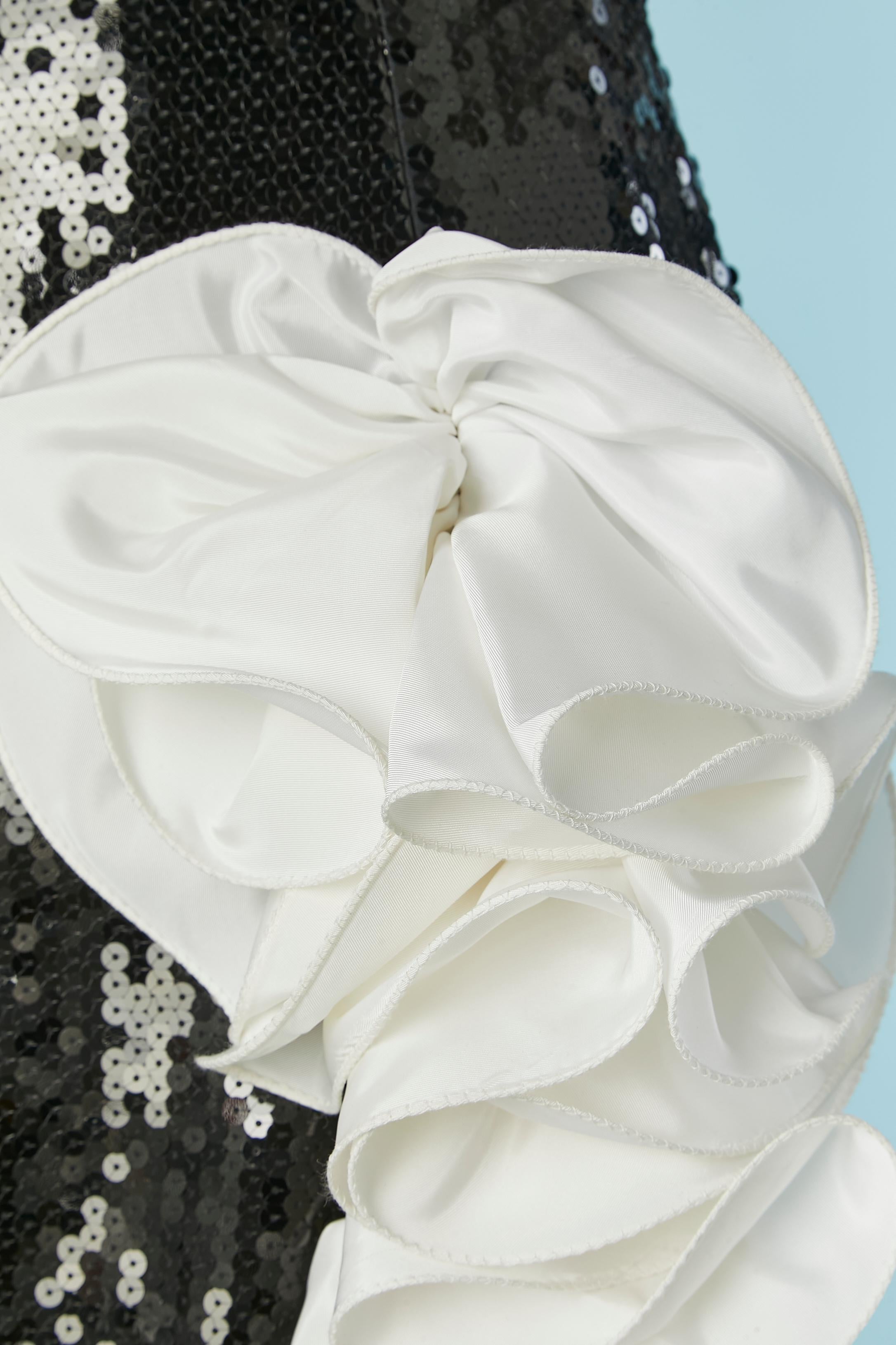 Nero Abito da sera bustier nero con paillettes e volant bianchi TADASHI in vendita