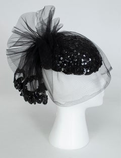 Sombrero de cóctel de lentejuelas negras con velo de jaula - S o 6 3/4 US, años 50