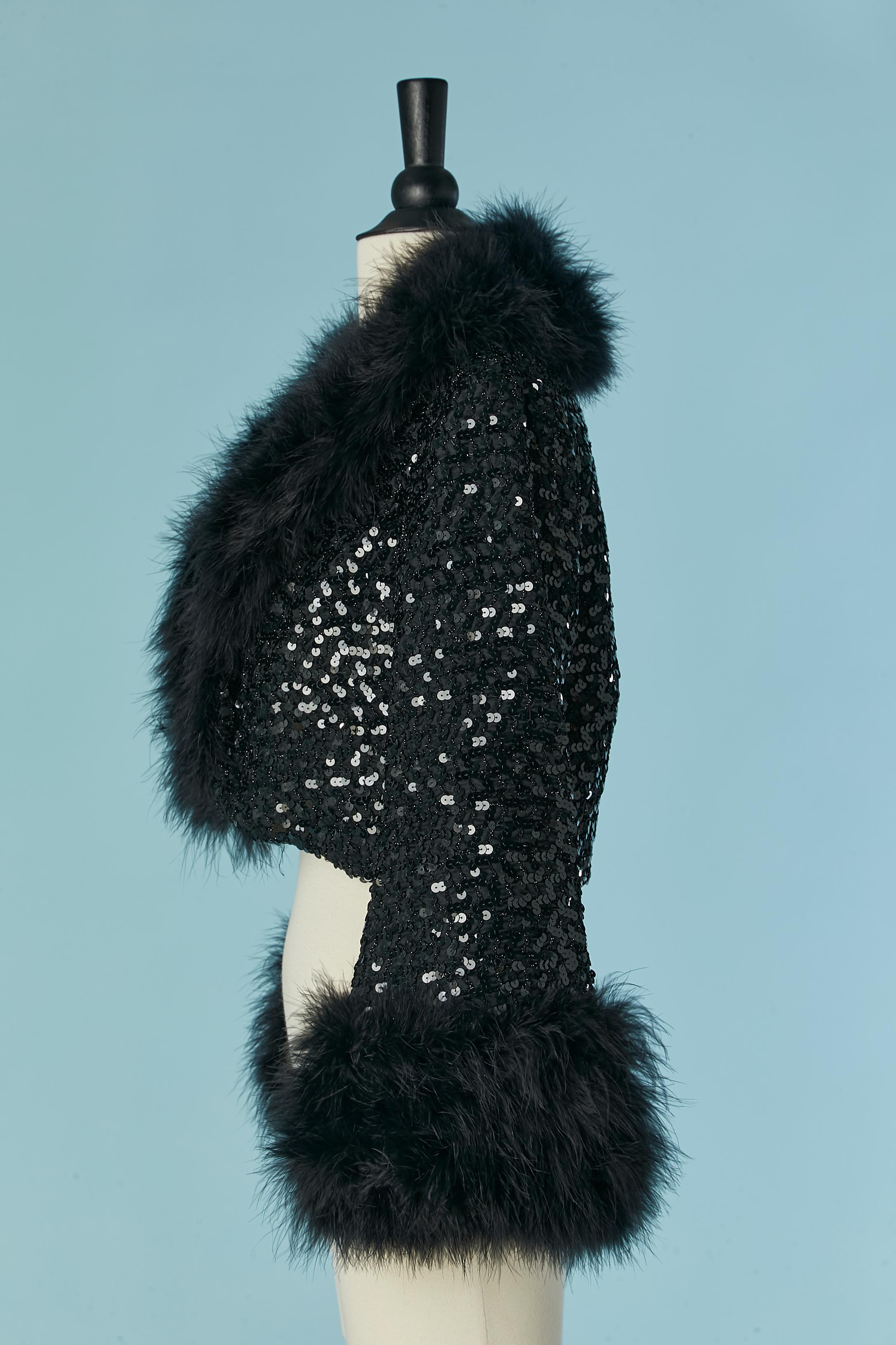 Veste noire à sequins avec col et manches en plumes des années 1970 en vente 1