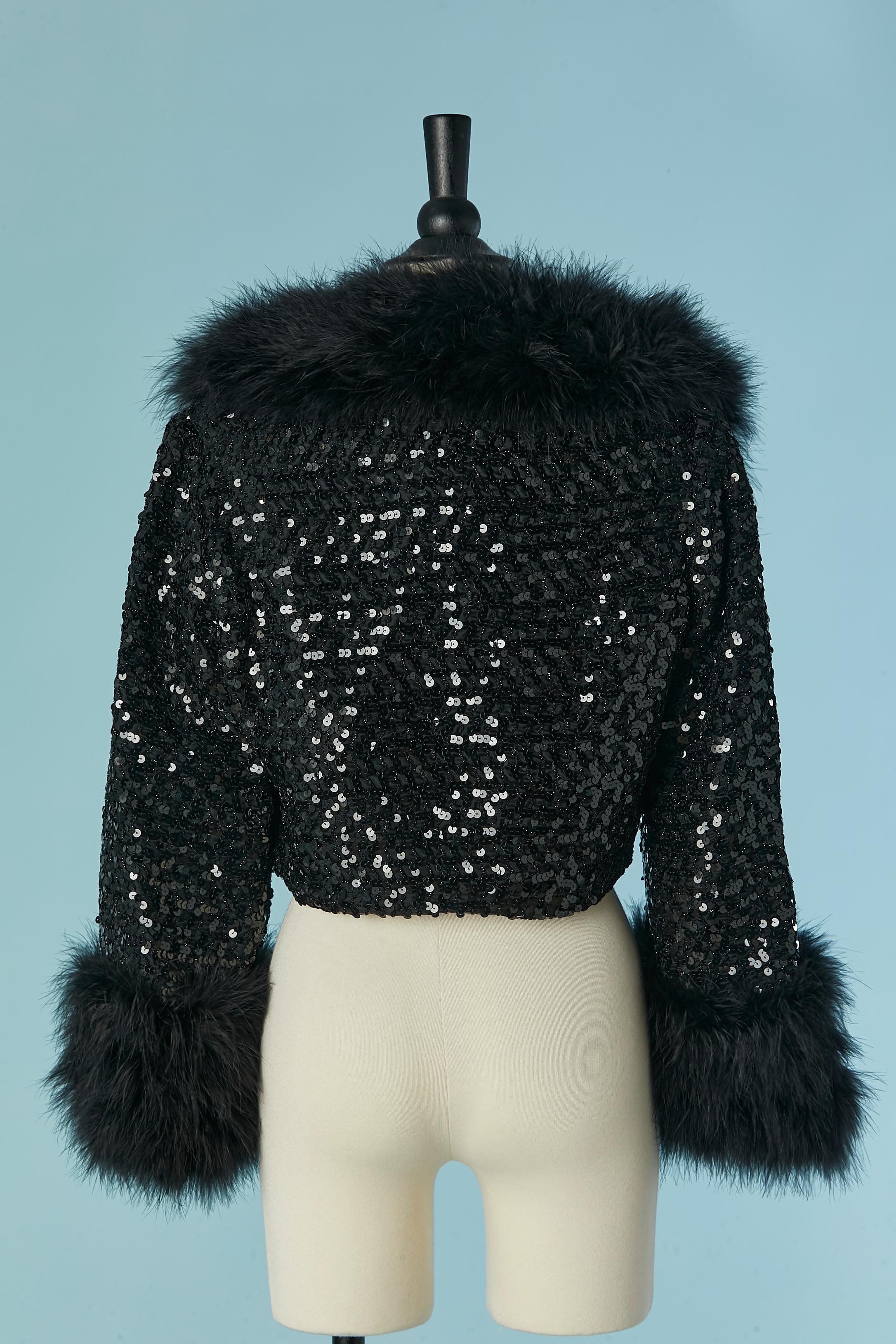 Veste noire à sequins avec col et manches en plumes des années 1970 en vente 2