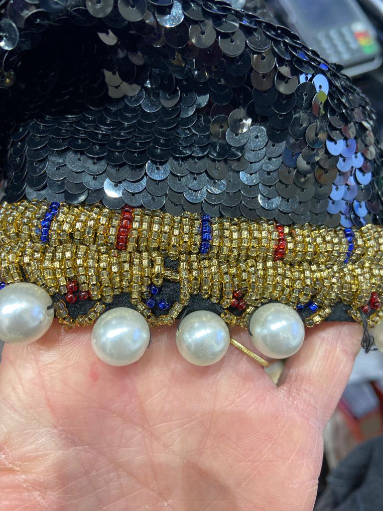 Giacca di paillettes nera con bordo di perle e perline Black Tie by Oleg Cassini in vendita 3