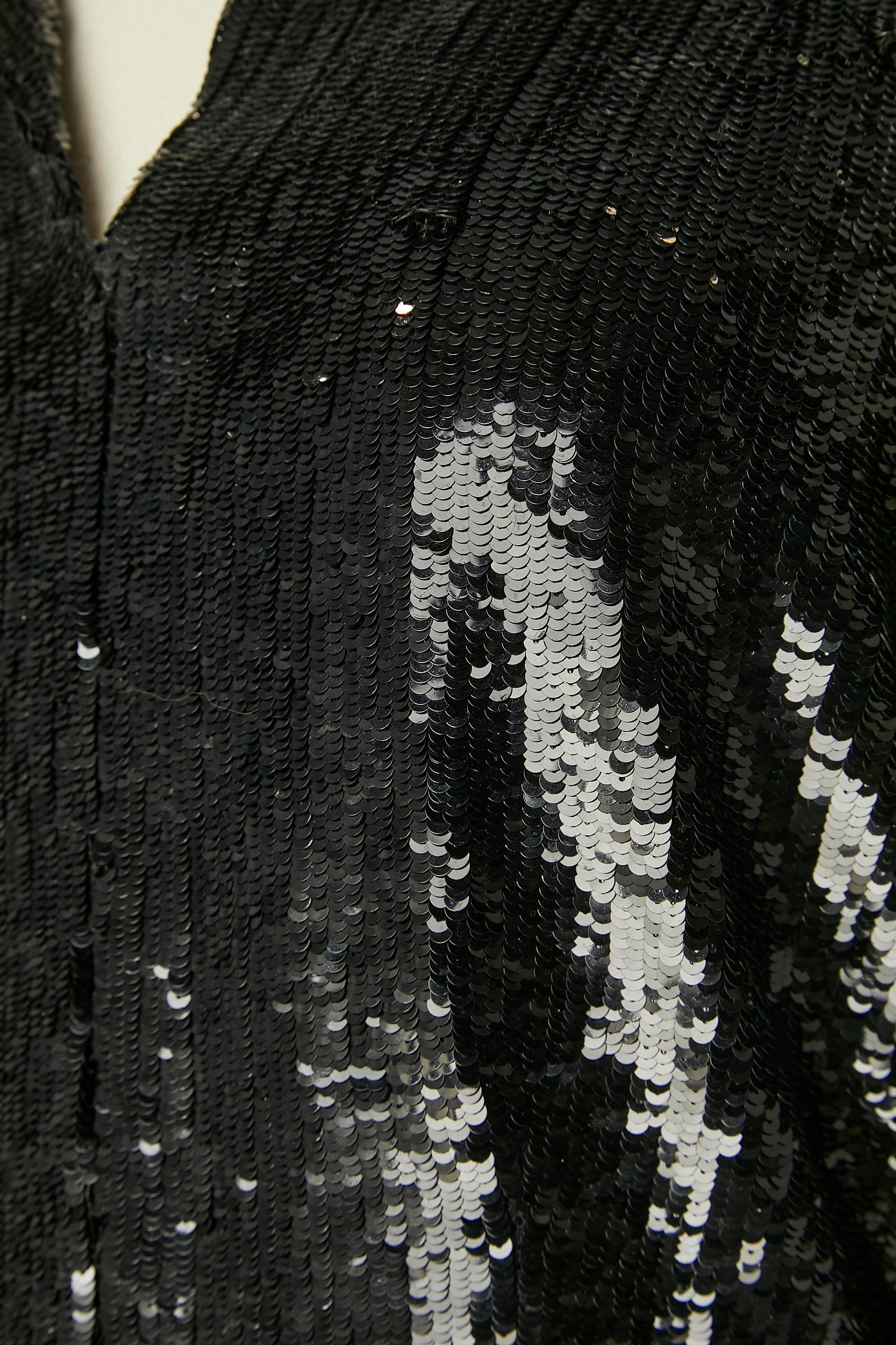 Noir Top à col en paillettes noir Circa 1970 en vente
