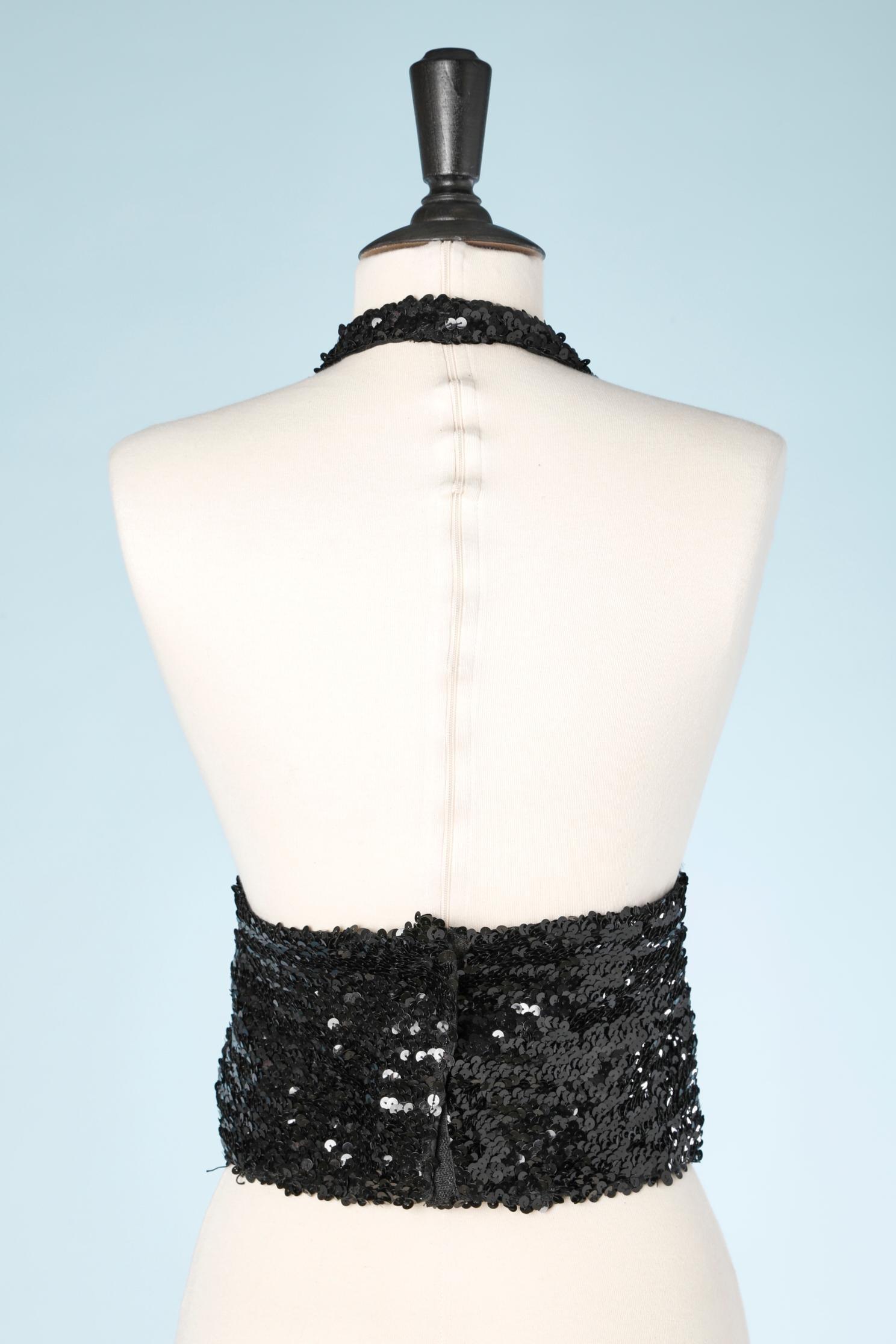 black backless top
