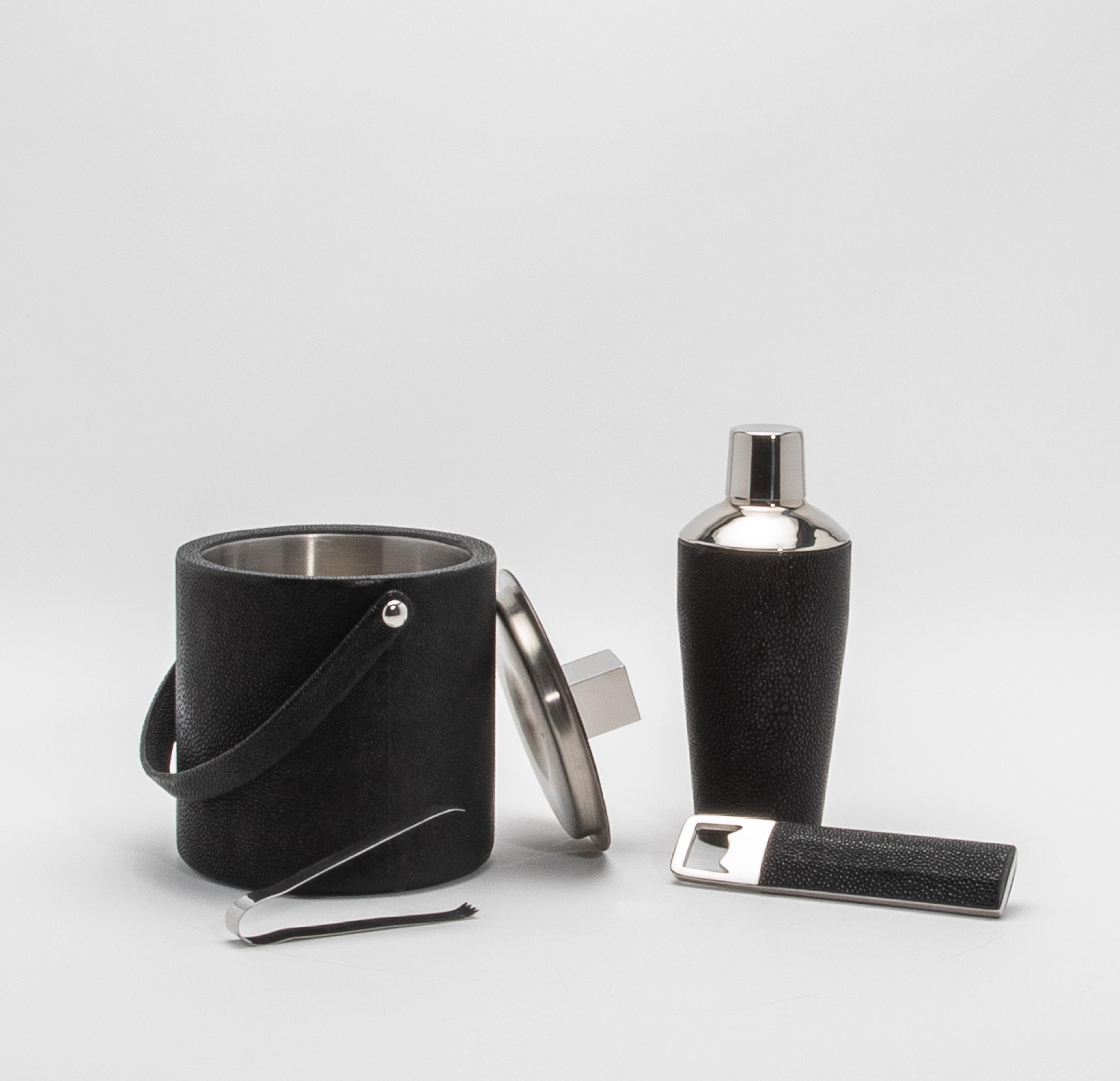 Cubitera de piel de zapa negra con detalle de acero inoxidable by KIFU Paris en venta 7