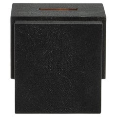 Caja de pañuelos en piel de zapa negra by R & Y Augousti