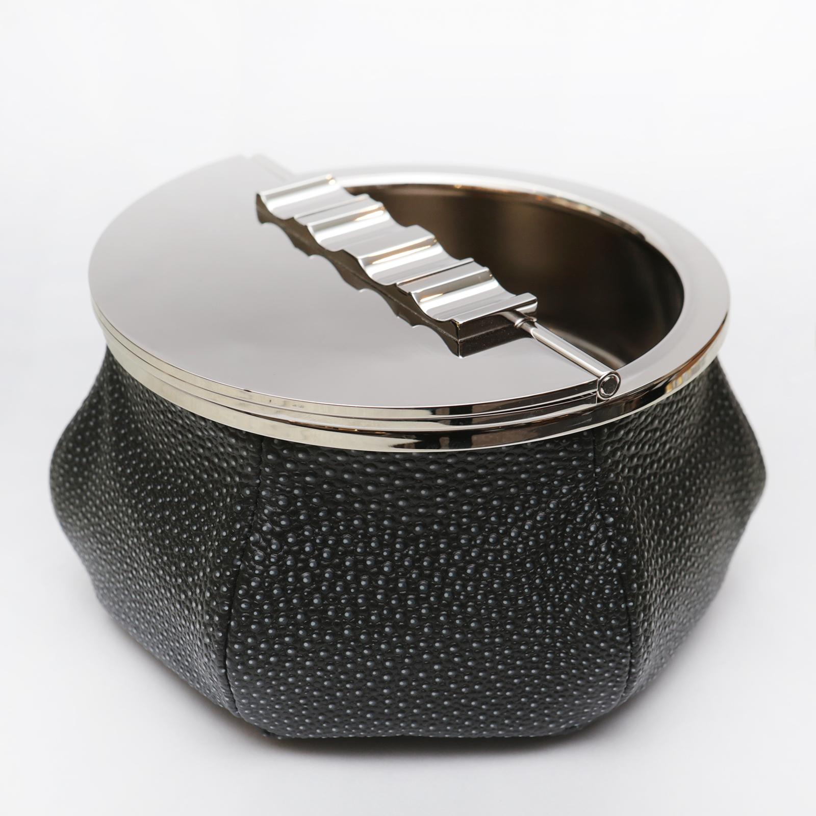 Black Sharkskin 4 Cigars Yachting Ashtray In New Condition For Sale In Paris, FR