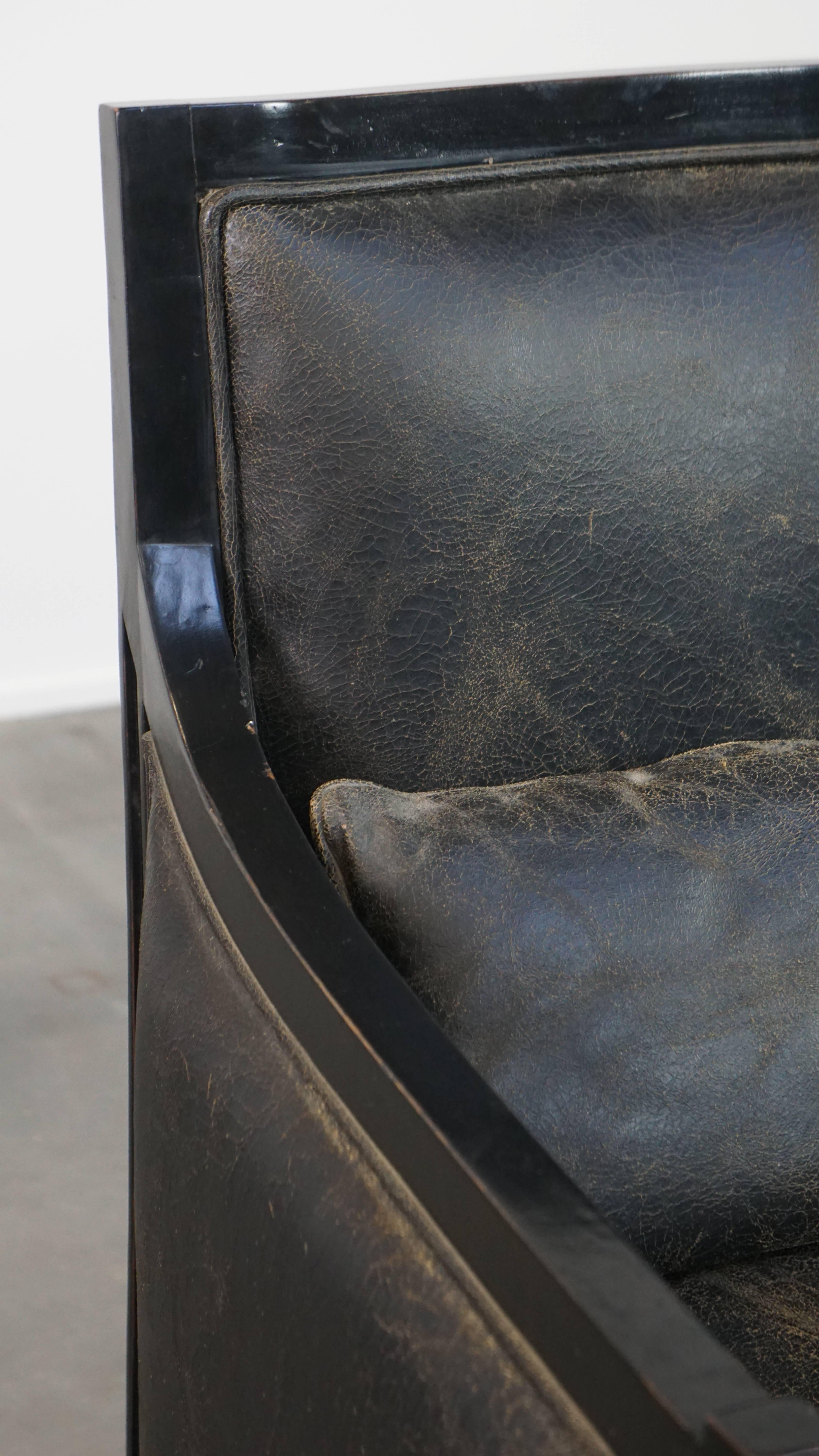 Black cowhide leather and wooden armchair with a timeless Art Deco design For Sale 3